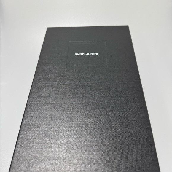 Saint Laurent Paris Saint Laurent Adrien 25 Metallic Leather  display picture 3