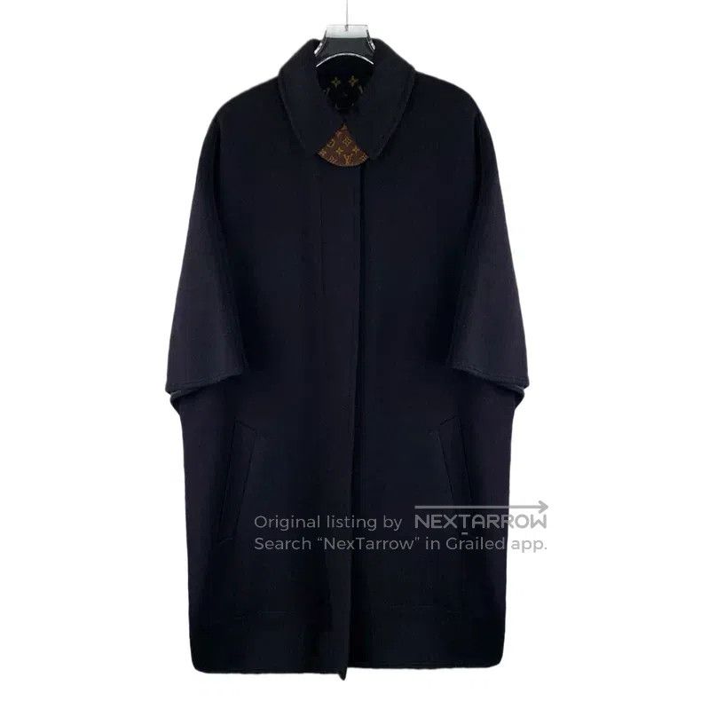 Louis Vuitton Louis Vuitton Wool lapel cloak coat in black with full pri Size XS / US 0-2 / IT 36-38 - 1 Thumbnail