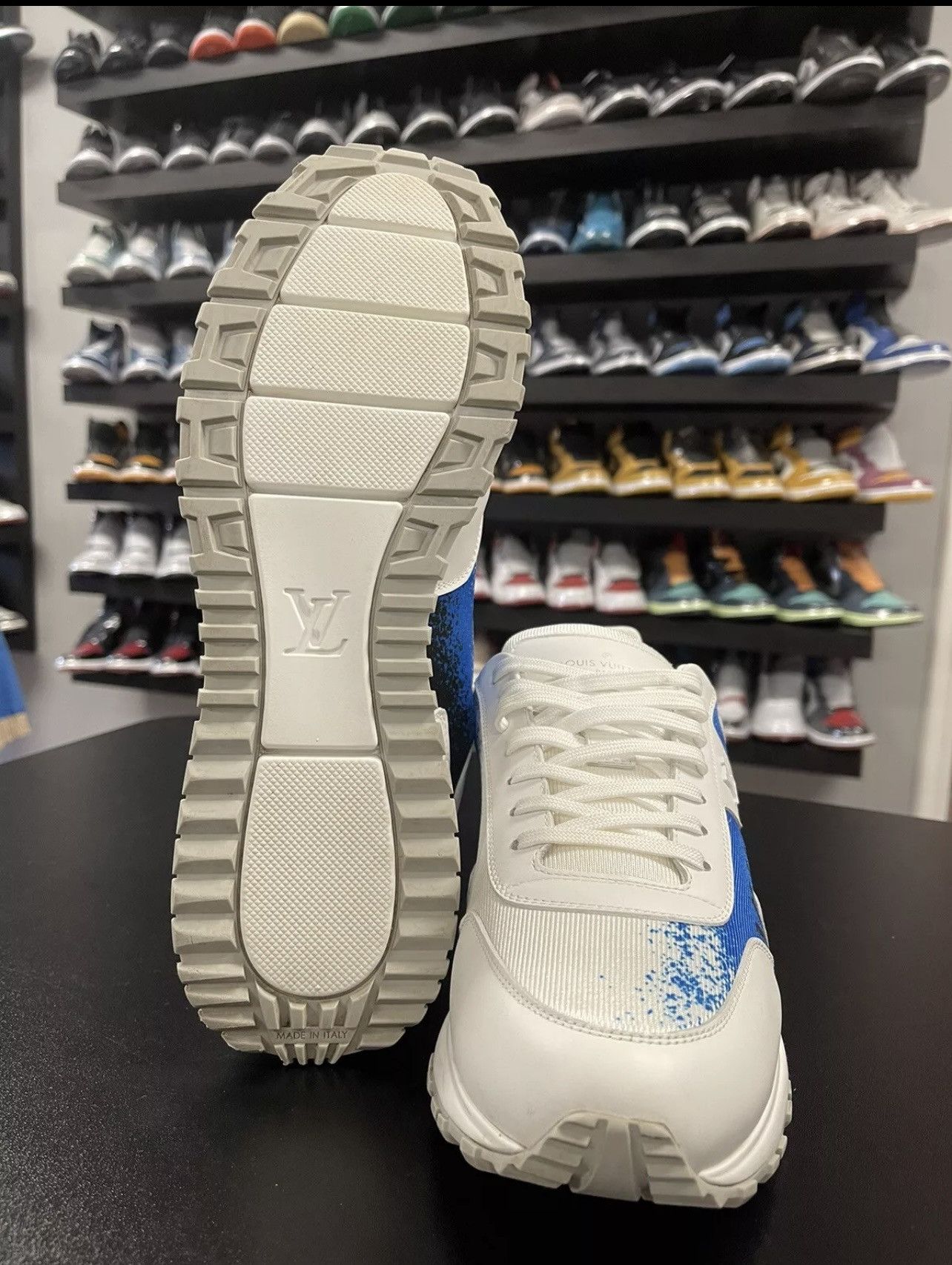 Louis Vuitton Size 10US/9LV - Louis Vuitton Run Away Sneaker White/Blue Size US 10 / EU 43 - 10 Thumbnail