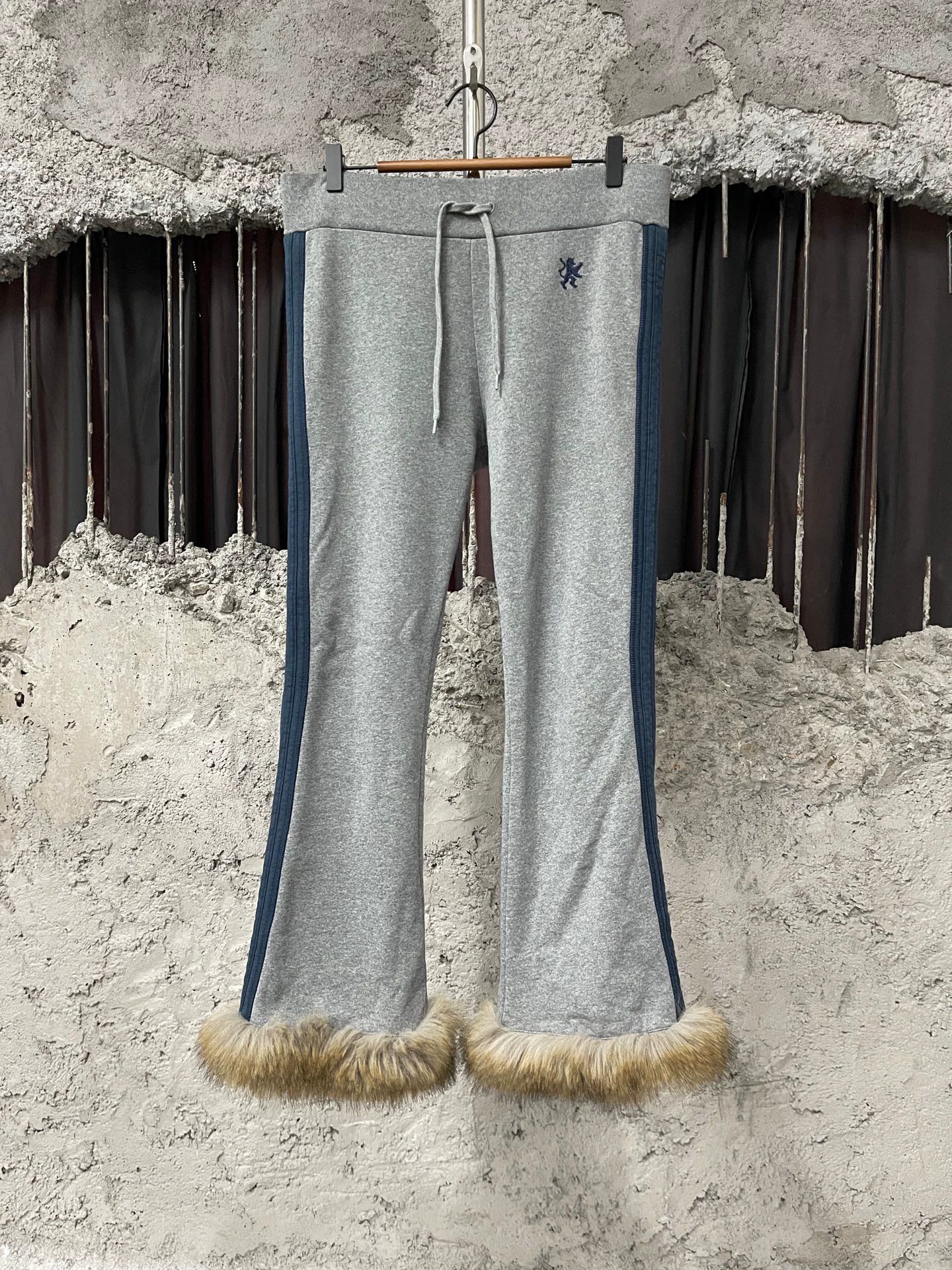 Balenciaga Balenciaga Furry Flared Low-Rise 9 Track Pants M Size 27" / US 4 / IT 40 - 1 Thumbnail