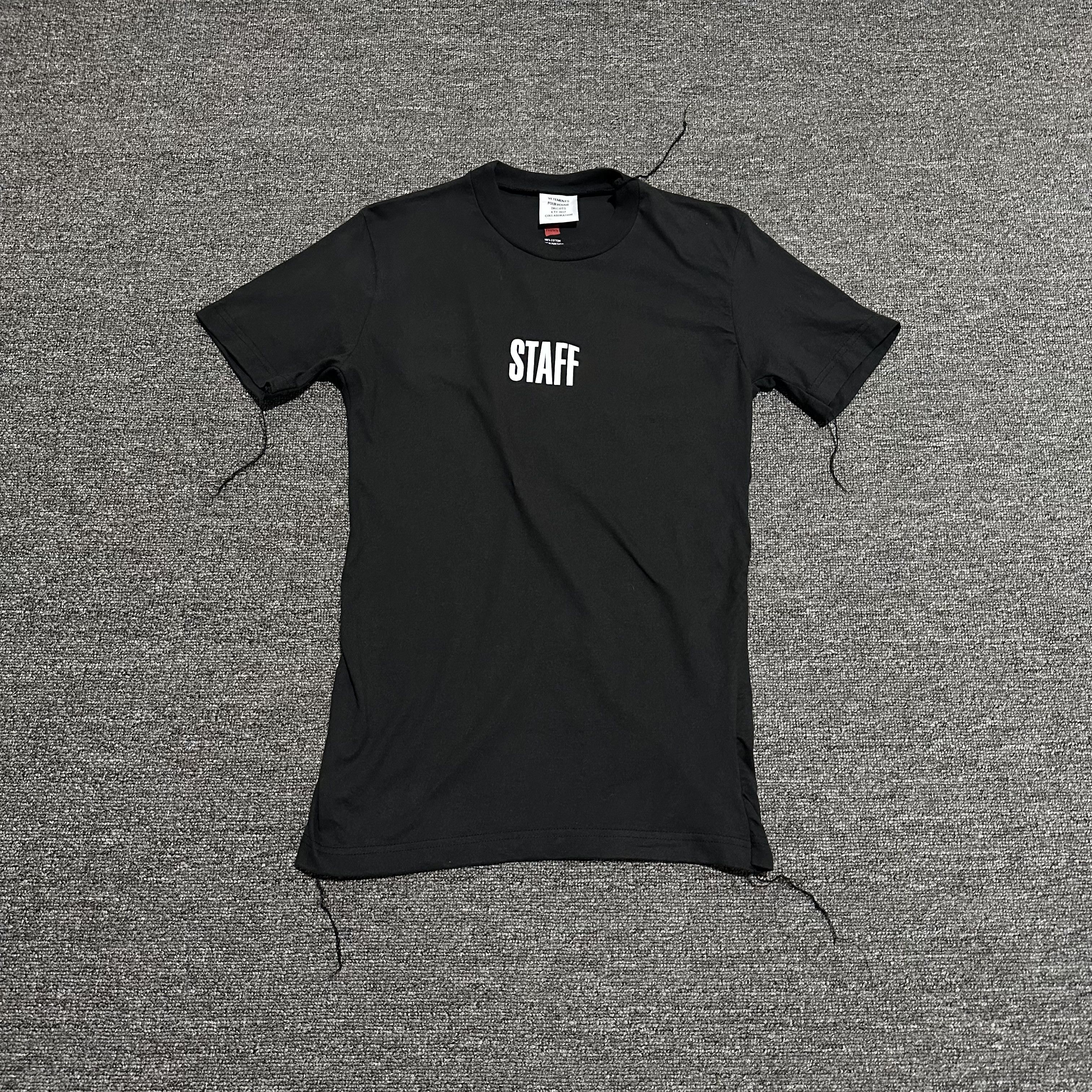 VETEMENTS STAFF Tシャツ Hanes SS17 Vetements x Hanes Staff Tee by Demna Gvasalia Condition faded