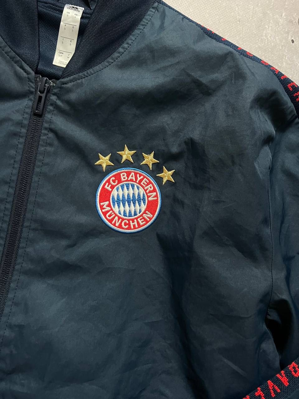 Adidas Bayern Munich Anthem Jacket / Bomber Jacket Adidas Size S Size US S / EU 44-46 / 1 - 3 Thumbnail