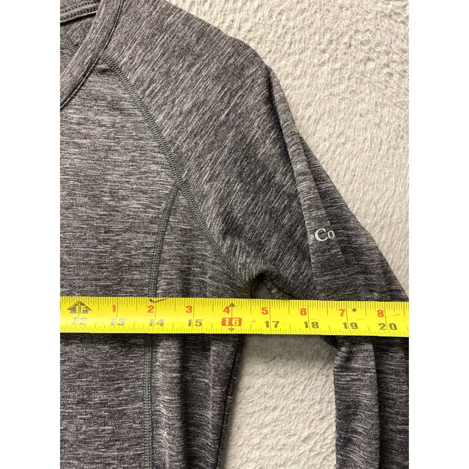 Vintage Columbia Women’s Fastest Track Long Sleeve Shirt sz S Gray Active /143-22 Size S / US 4 / IT 40 - 5 Thumbnail