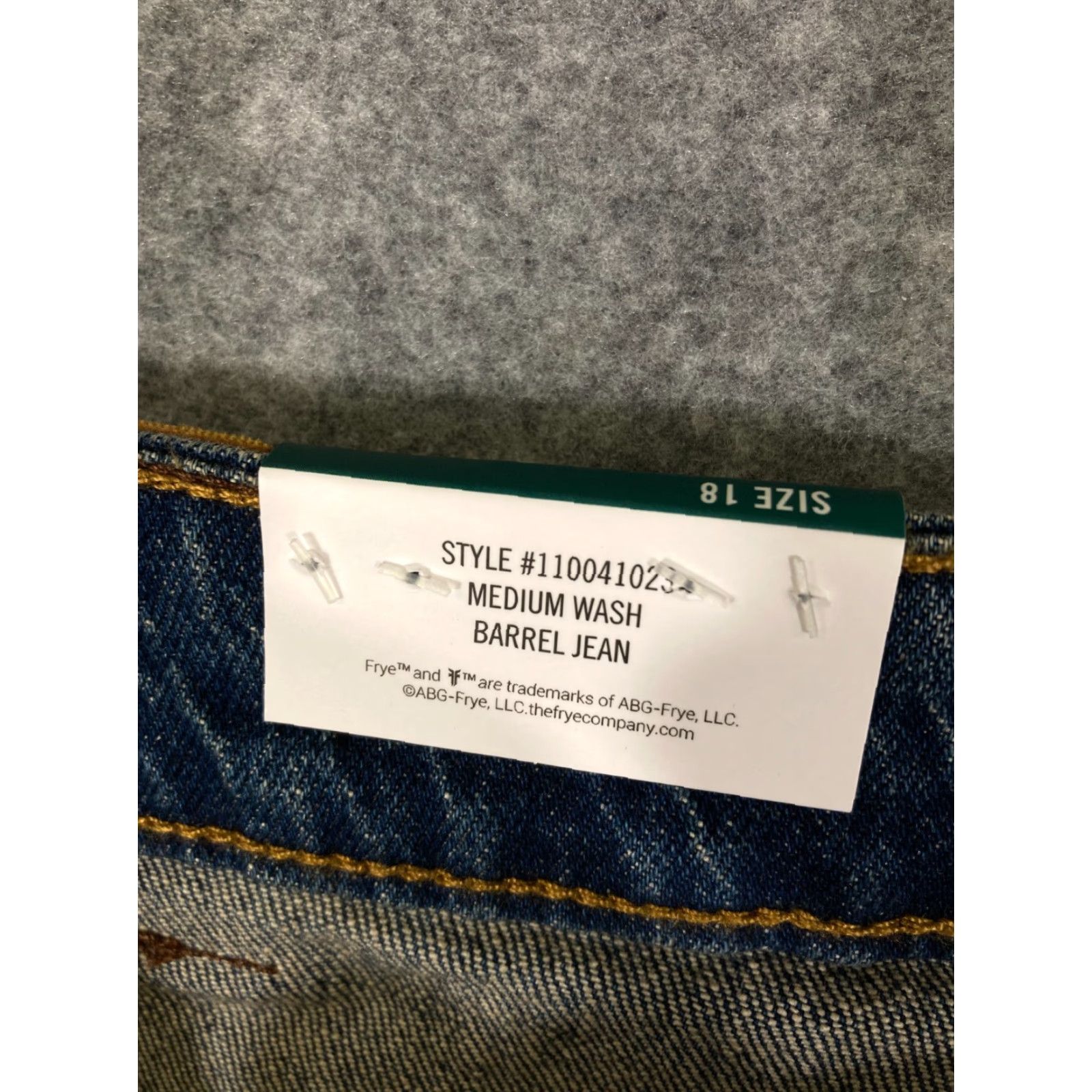 Frye Frye Barrel Jeans Womens 18 Blue Button Fly 5-Pockets Medium Wash Outdoor NWT Size 40" / US 18 - 6 Thumbnail
