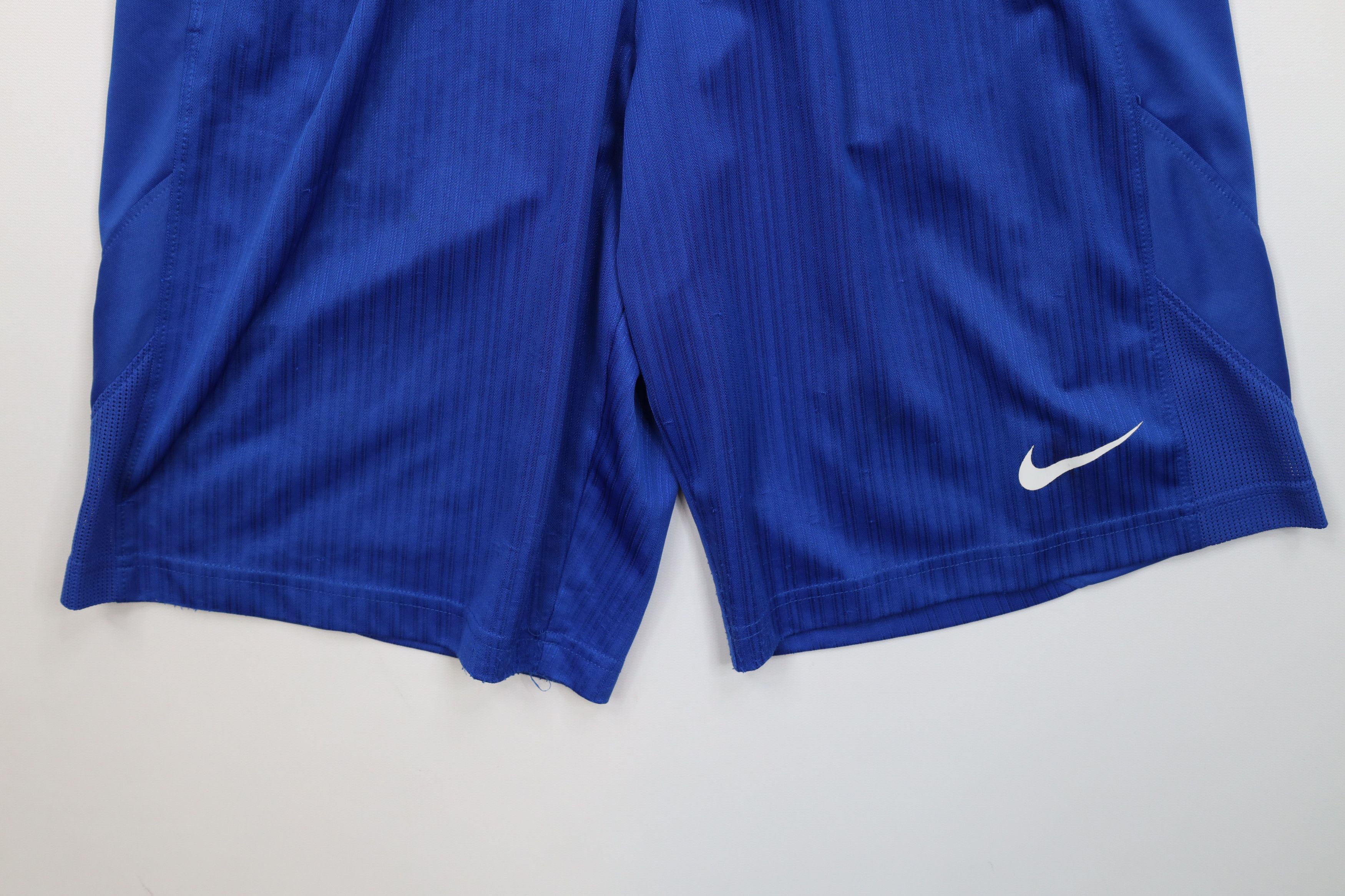 Nike Vintage Y2K Nike Striped Dazzle Basketball Shorts Blue Size US 30 / EU 46 - 4 Thumbnail