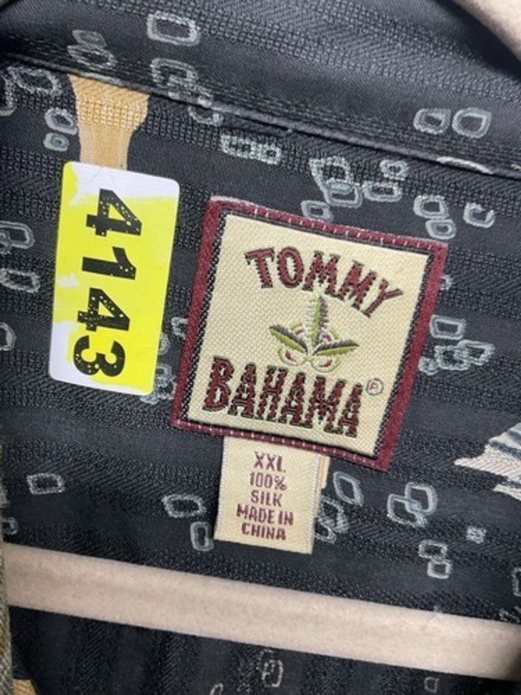 Tommy Bahama Tommy Bahama Tropical 100% Silk Button Up Shirt Men XXL Size US XXL / EU 58 / 5 - 2 Thumbnail