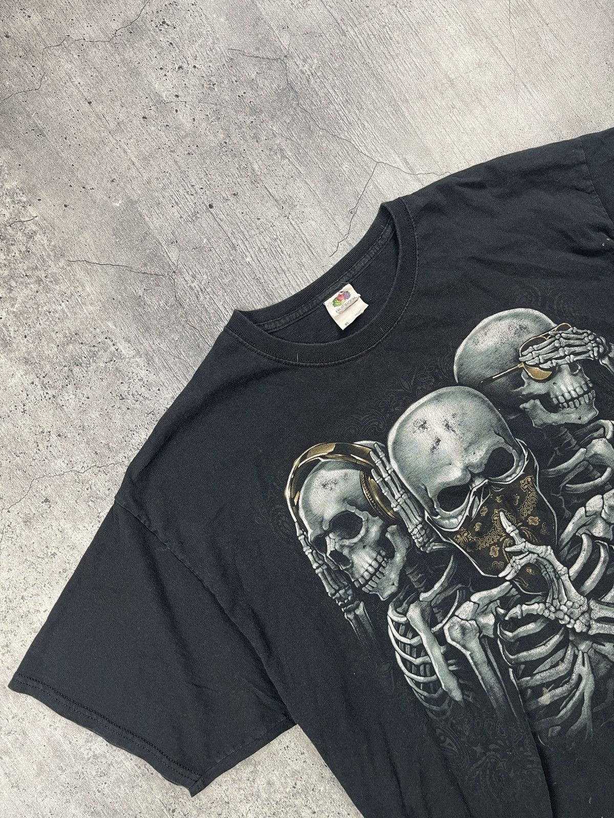 Vintage Vintage black t-shirt with skulls Size US XL / EU 56 / 4 - 4 Thumbnail