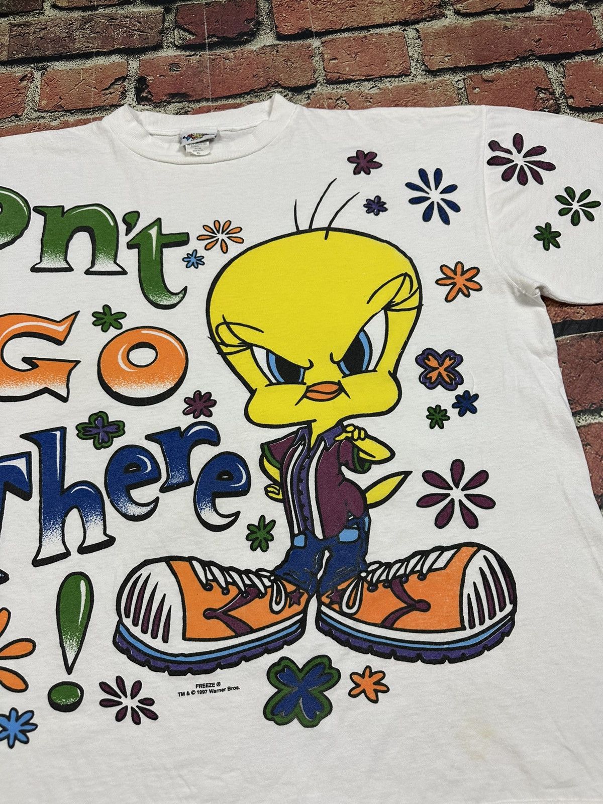 Warner Bros Vintage 90s Looney Tunes Tweety Bird AOP Tee Don’t Go There Size US XL / EU 56 / 4 - 7 Thumbnail