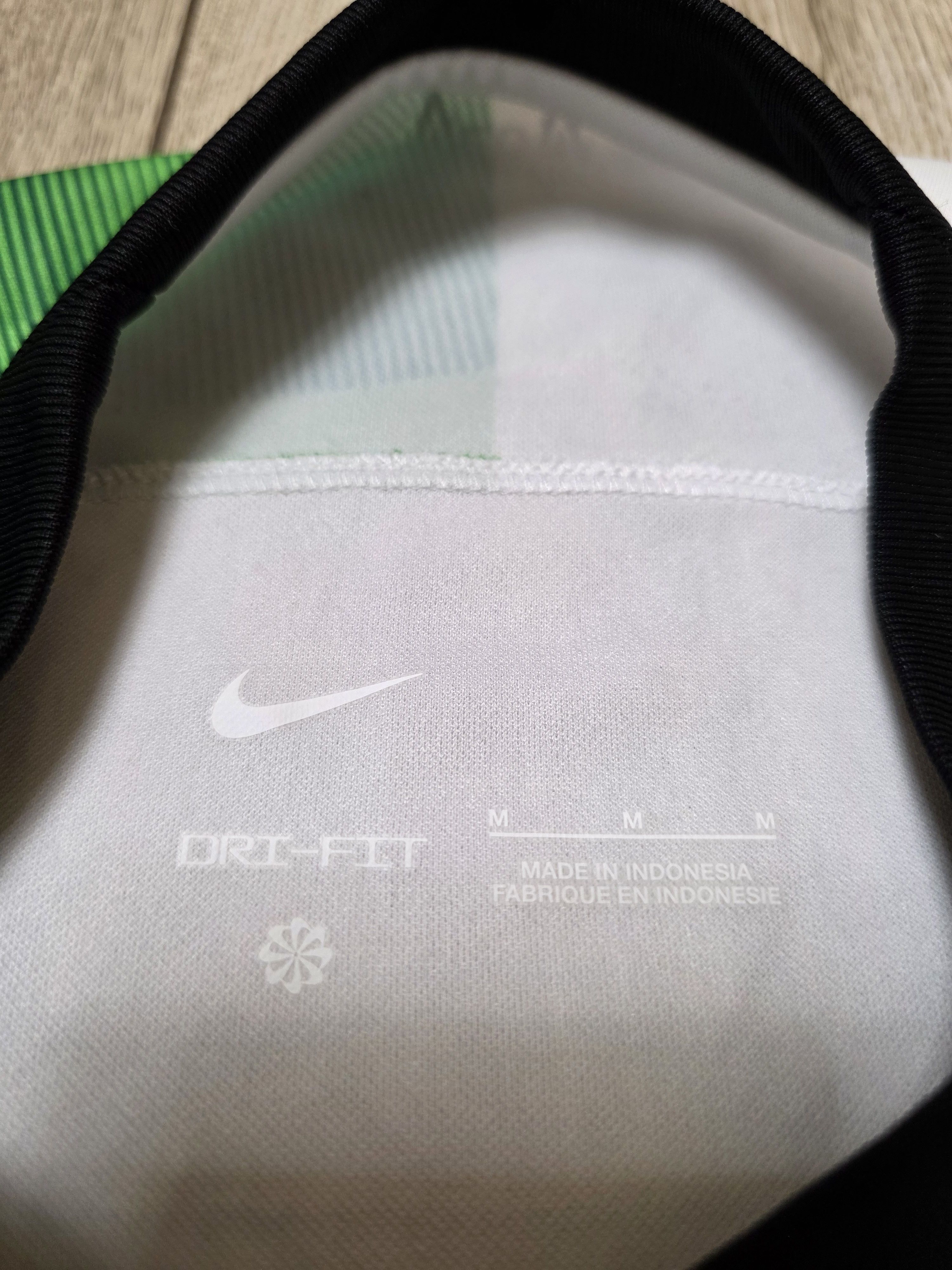 Nike LIVERPOOL 2023 2024 AWAY FOOTBALL SHIRT SOCCER JERSEY Size US M / EU 48-50 / 2 - 7 Thumbnail