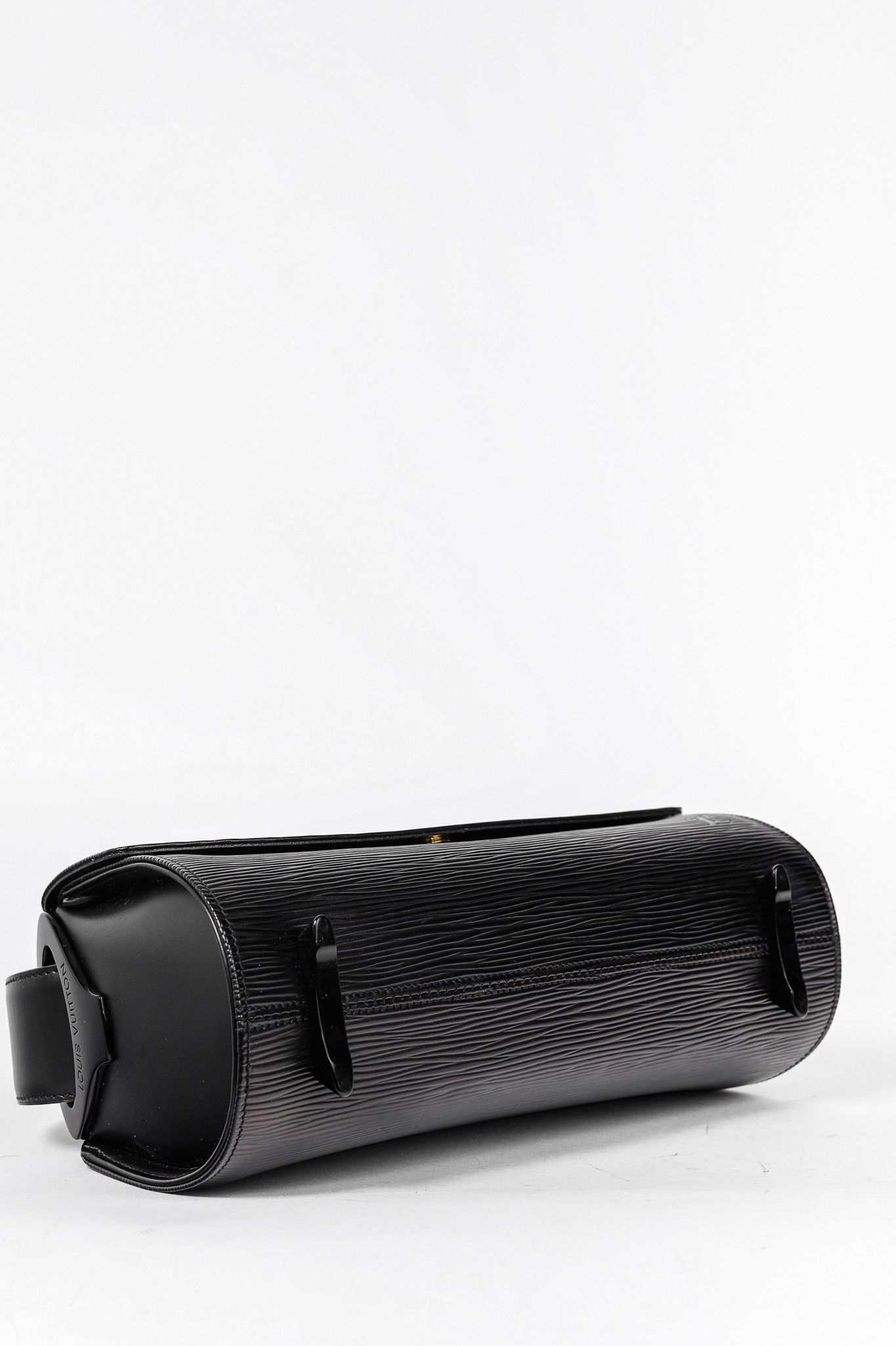Louis Vuitton Louis Vuitton Nocturne PM Black Epi Leather Baguette Size ONE SIZE - 5 Thumbnail