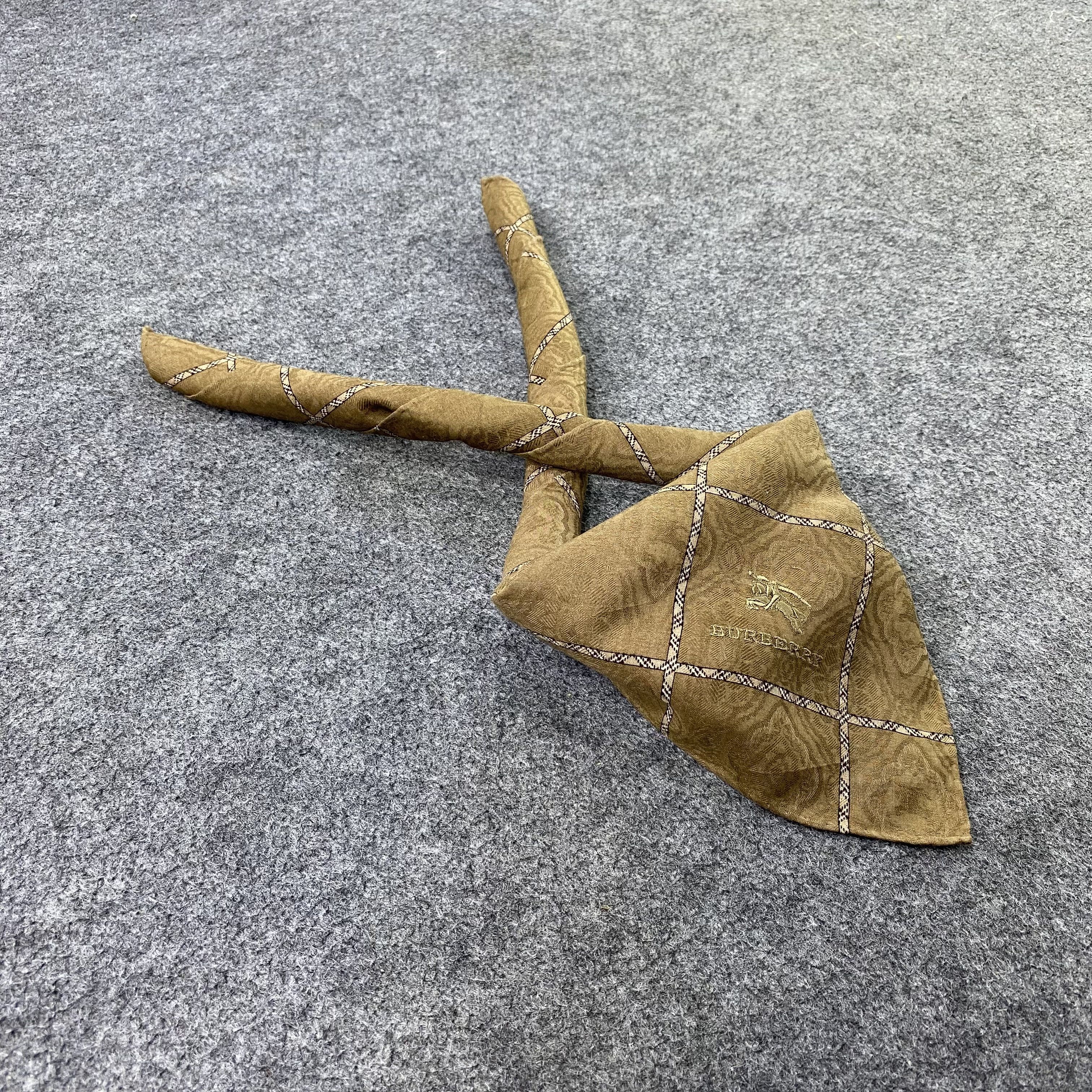 Burberry Burberry Handkerchief / Bandana / Neckerchief-B2350 Size ONE SIZE - 1 Thumbnail