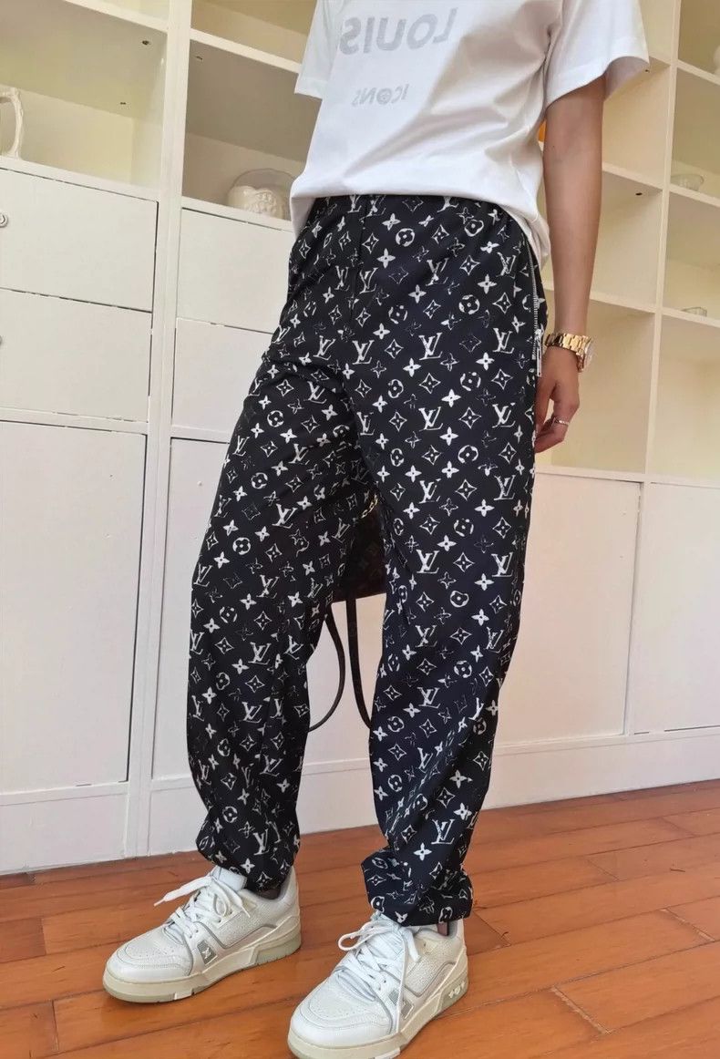 Louis Vuitton Louis Vuitton Full Print Pants 2504-Nextarrow Size US 36 / EU 52 - 7 Thumbnail