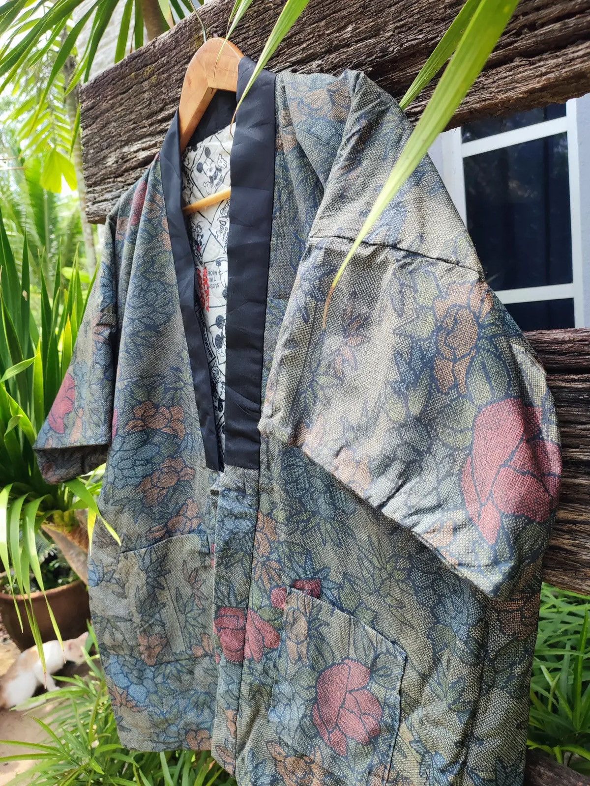 Japanese Brand Vintage Floral Kimono Jacket with Mickey Mouse Comic Lining Size US L / EU 52-54 / 3 - 8 Thumbnail