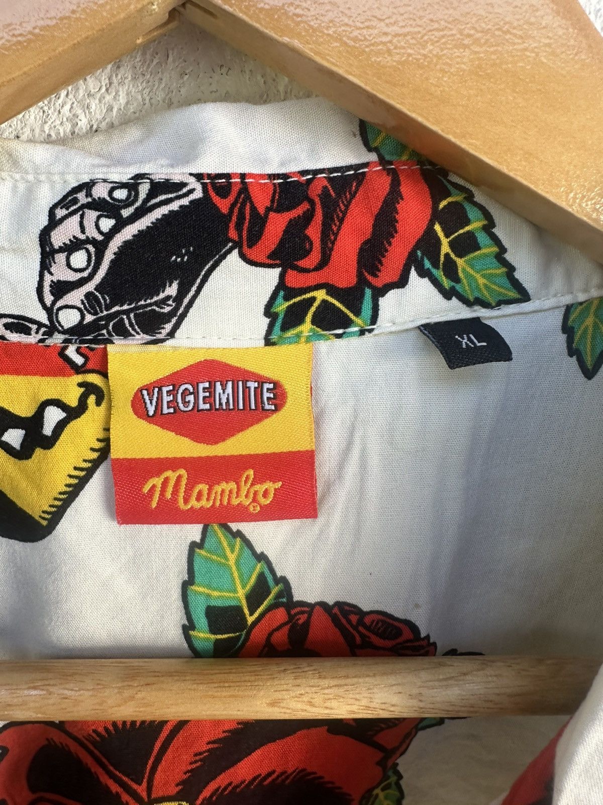 Mambo Mambo Vegemite Hawaii Button Shirt Size US XL / EU 56 / 4 - 9 Thumbnail