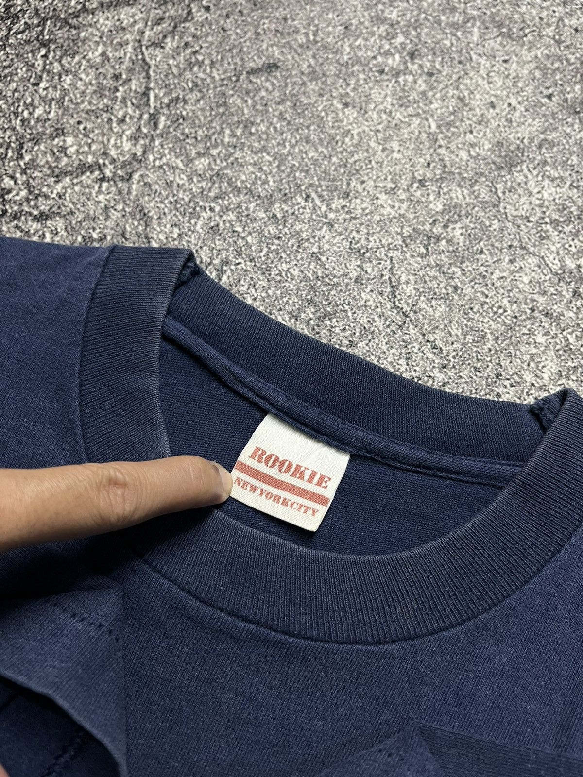Vintage Vintage Rookie Skateboard.NYC Navy T-Shirts Size US L / EU 52-54 / 3 - 6 Thumbnail