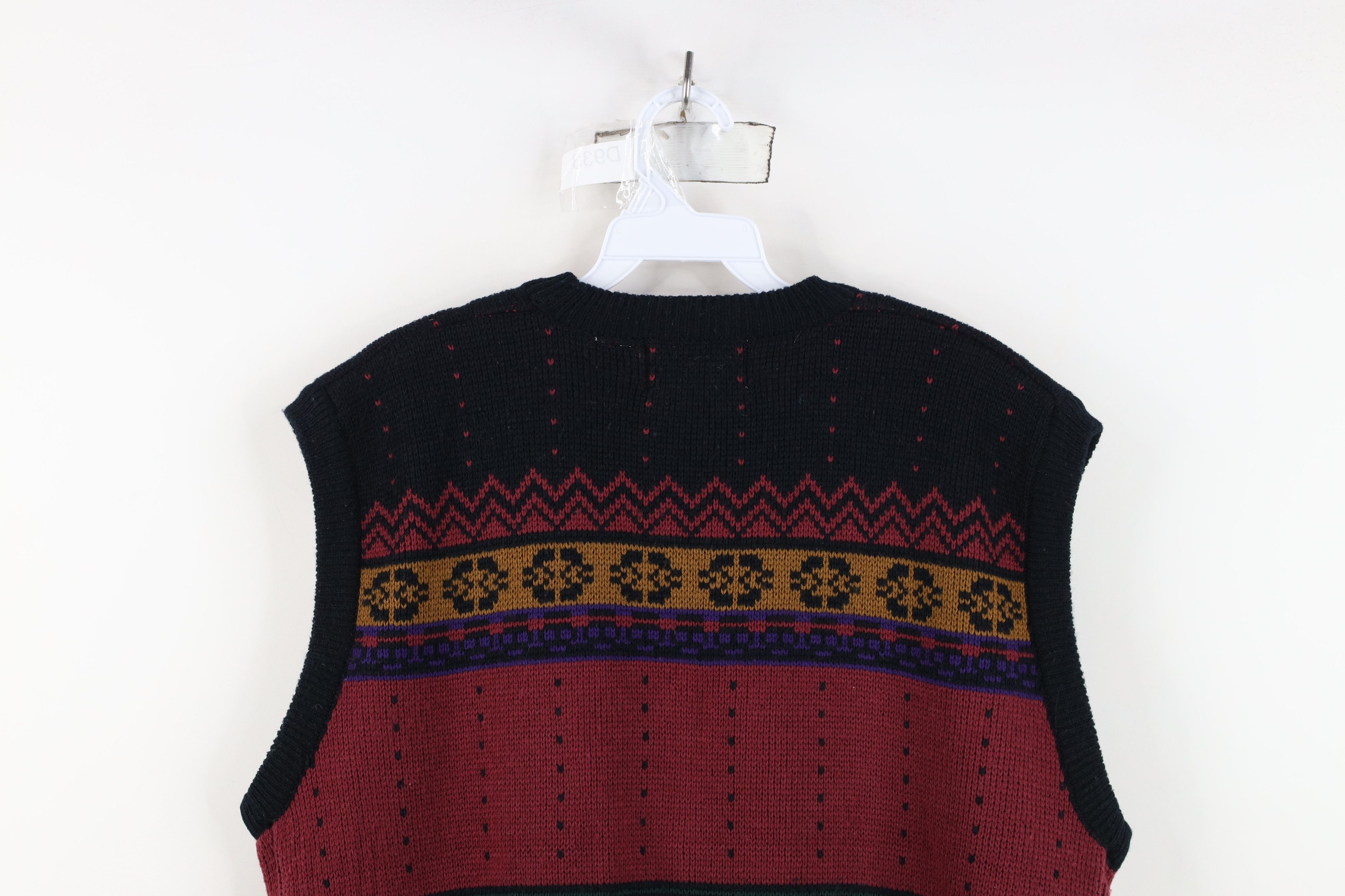 Vintage Vintage 90s Streetwear Fair Isle Knit Cardigan Sweater Vest Size US M / EU 48-50 / 2 - 11 Thumbnail