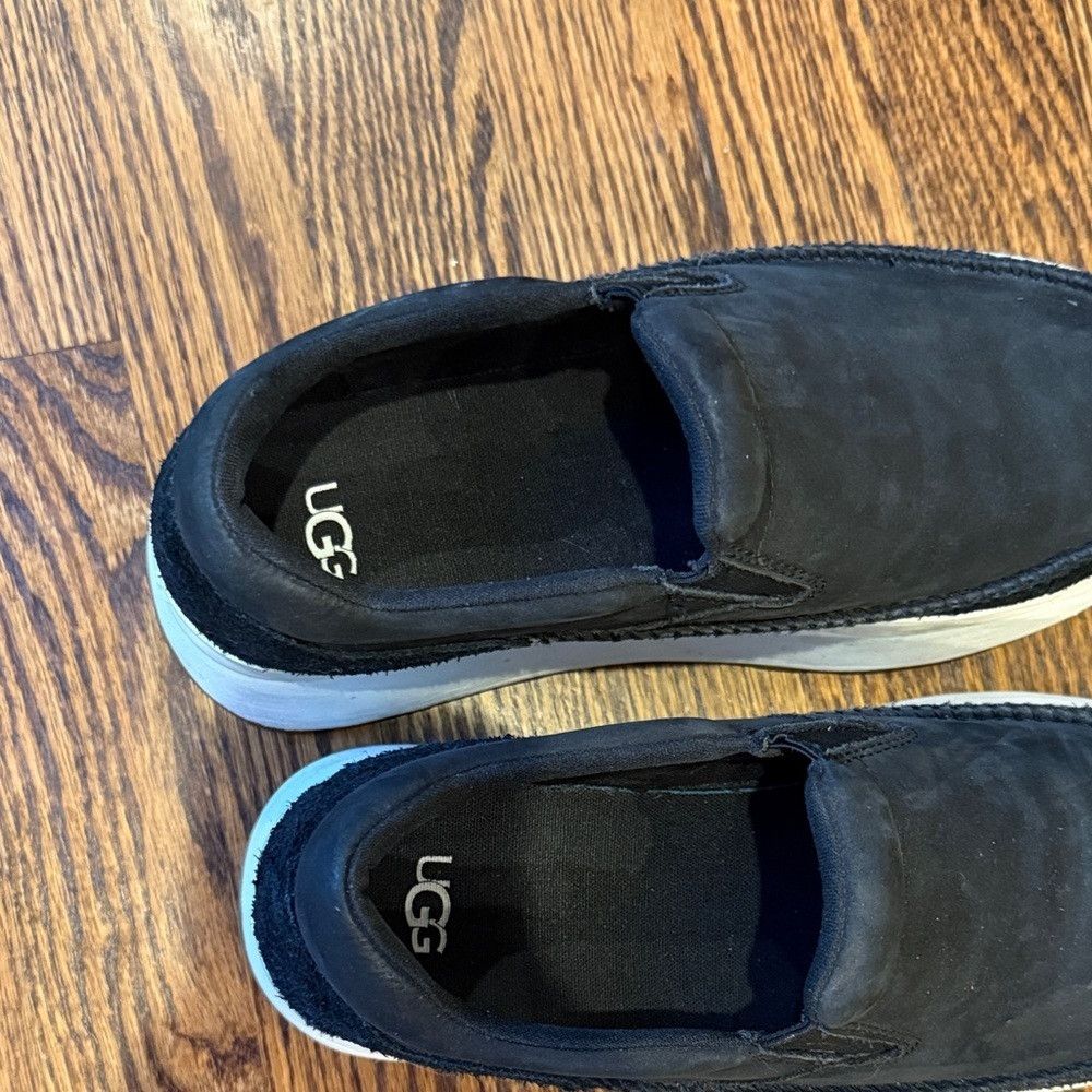 Ugg UGG Women's 9 Black and White Platform Sneaker Shoes Size US 9 / IT 39 - 2 Thumbnail