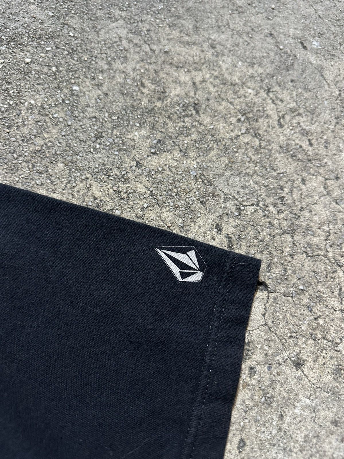 Volcom Volcom x Pearl Jam Tee size L Size US L / EU 52-54 / 3 - 3 Thumbnail