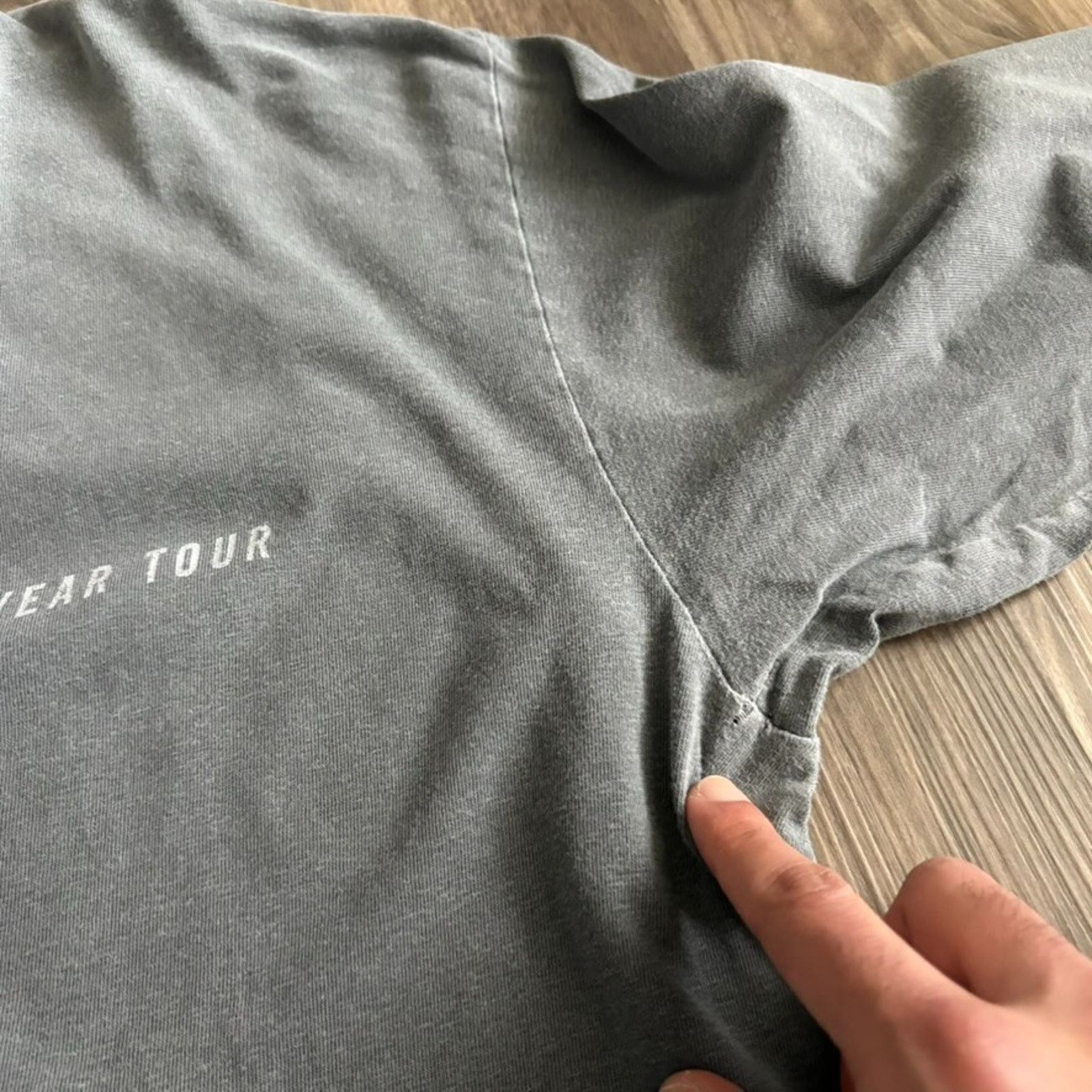 Vintage Matt And Kim Ten Year Tour T-Shirt Men's Size Large Grey Size US L / EU 52-54 / 3 - 9 Thumbnail