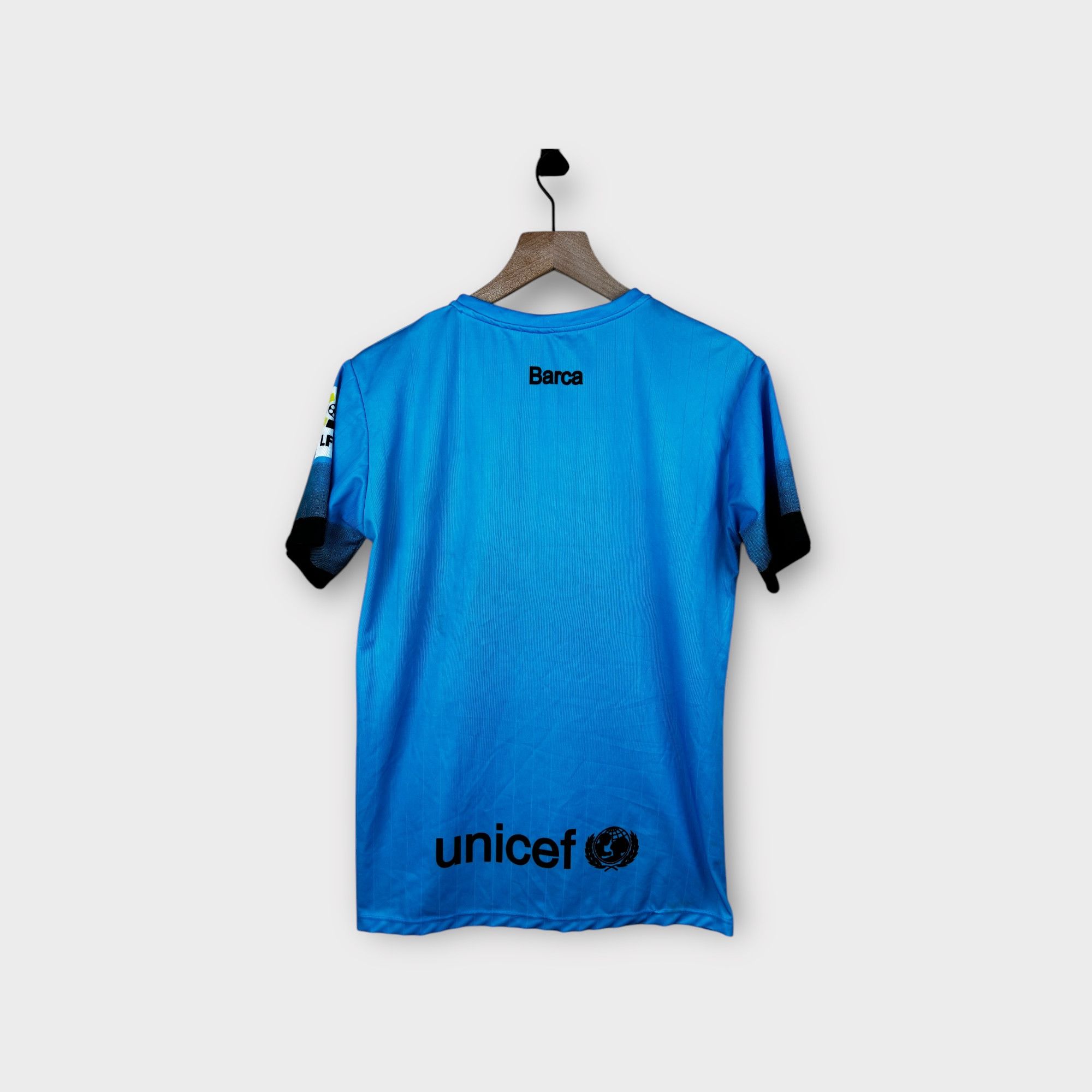 Vintage Vintage Barcelona Qatar Airways FCB Unicef Blank Jersey Size US S / EU 44-46 / 1 - 2 Thumbnail