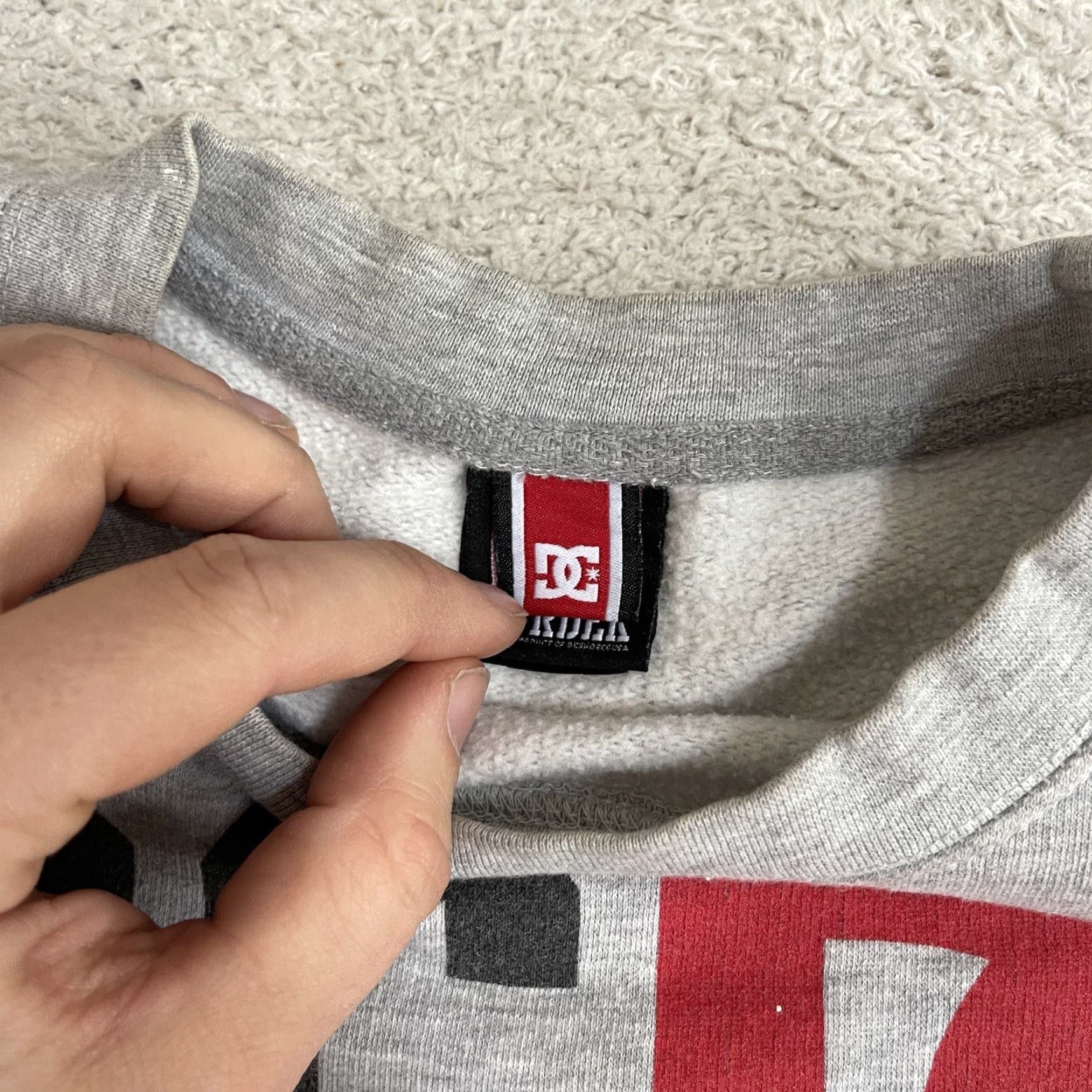 Vintage VINTAGE DC Shoes Crewneck Sweatshirt Mens Large Gray Dyrdek Skate Y2K Grunge Shirt pullover Crew Neck graphic printMens Regular Size US L / EU 52-54 / 3 - 3 Thumbnail