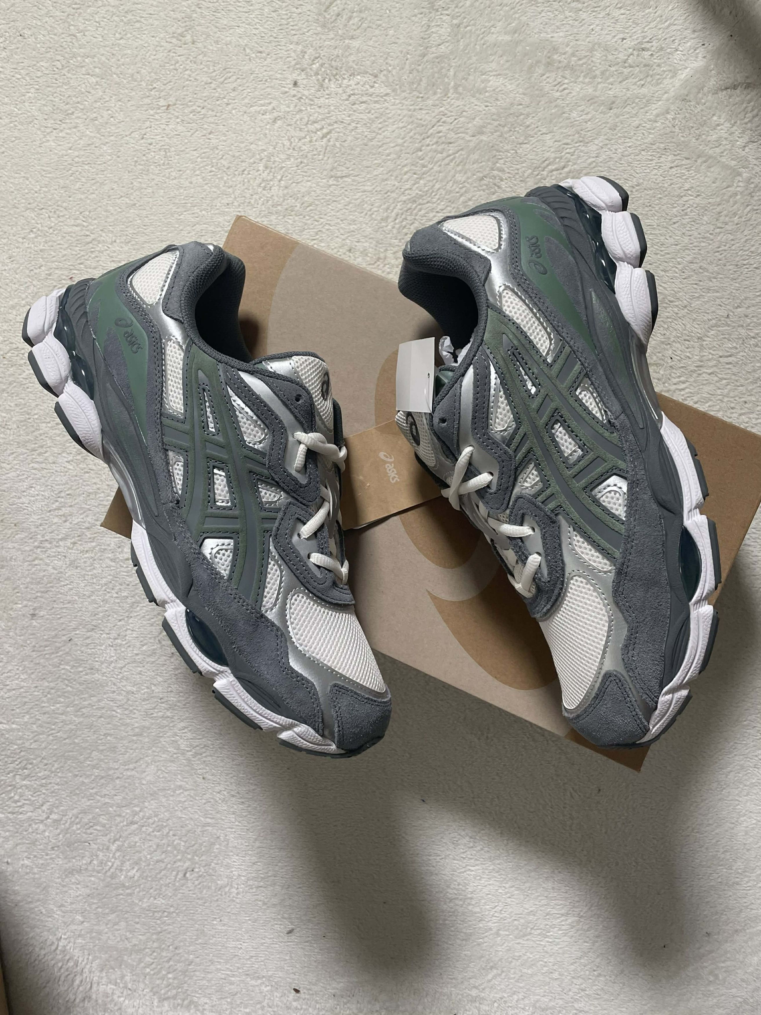Asics Asics Gel NYC NY Cream Steel US 11 EU 45 Size US 11 / EU 44 - 1 Thumbnail