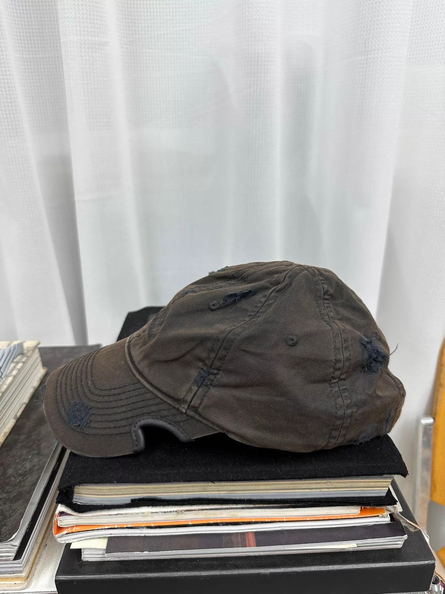 Balenciaga Balenciaga Sporty B Sun-Faded Distressed Cut-Out Cap S/M Size ONE SIZE - 3 Thumbnail