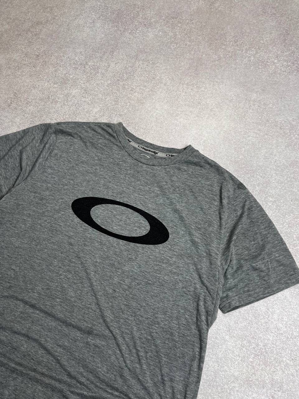 Oakley Vintage Oakley Big Logo Archival T-shirt L Size US L / EU 52-54 / 3 - 2 Thumbnail