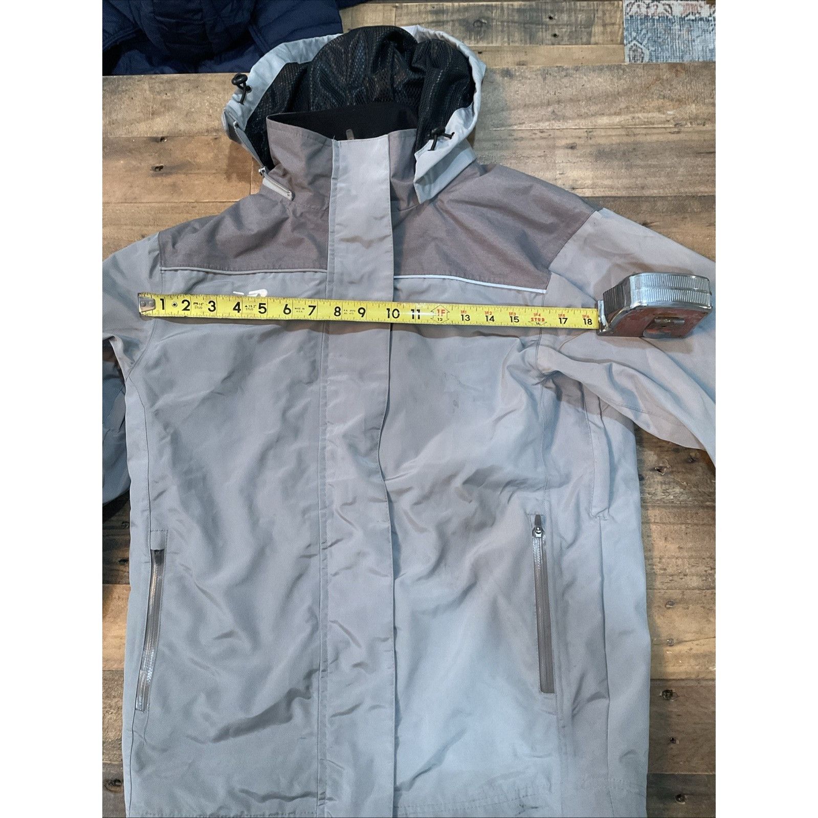 New Balance New Balance 2-Tone Gray Waterproof Rain Jacket XS – Hooded, Size US XS / EU 42 / 0 - 3 Thumbnail