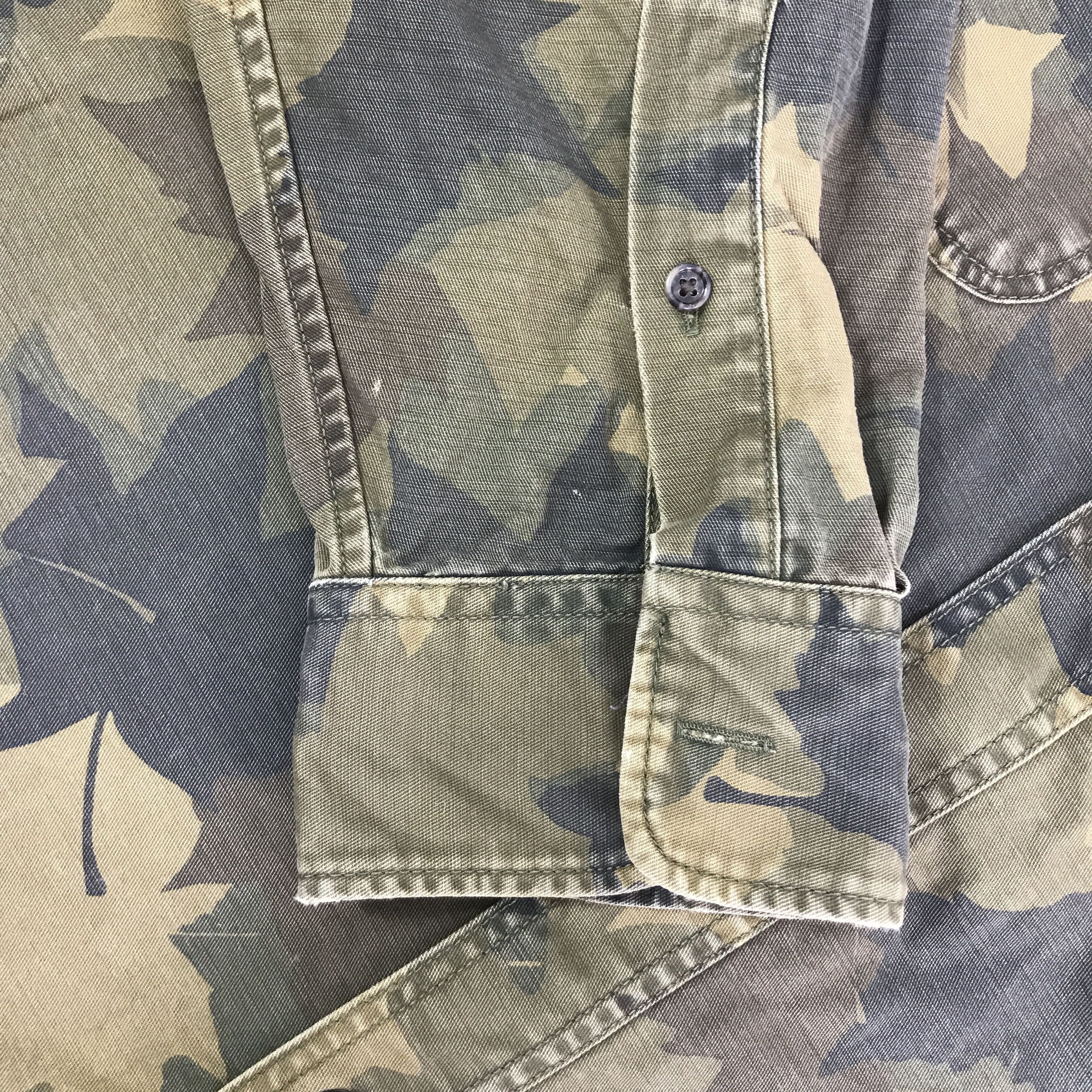 Gap Gap Camo button up shirt K116B13 Size US L / EU 52-54 / 3 - 9 Thumbnail