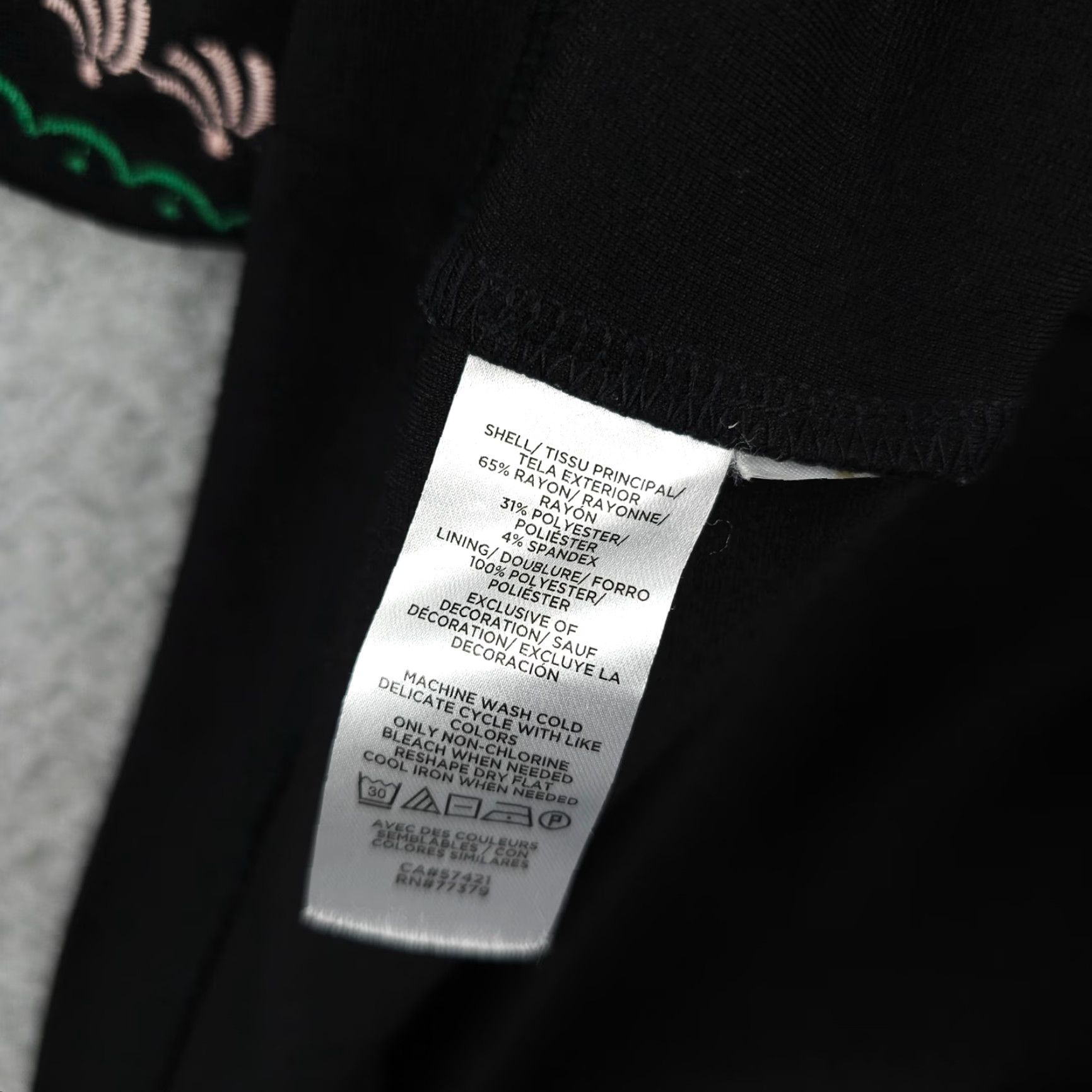 Ann Taylor Ann Taylor Dress Women XS Black Embroidered Puff Sleeve Ponte Shift Stretch FLAW Size XS / US 0-2 / IT 36-38 - 4 Thumbnail