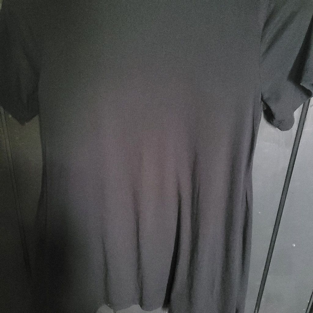 Logo 7 Logo, black top with a pocket, XS, nwot Size XS / US 0-2 / IT 36-38 - 8 Thumbnail