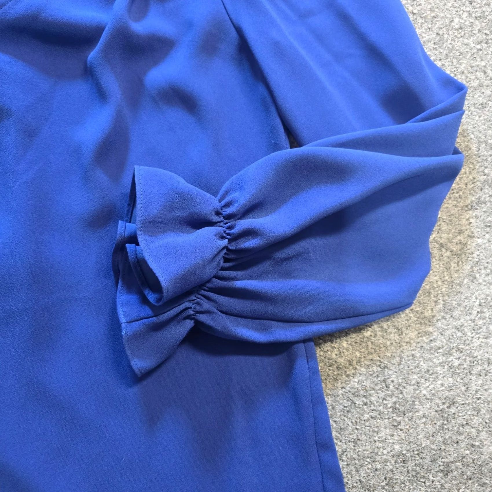 Trina Turk Trina Turk Top Blouse Womens Medium Blue V-Neck Lined Pleated Back Casual Shirt Size M / US 6-8 / IT 42-44 - 4 Thumbnail