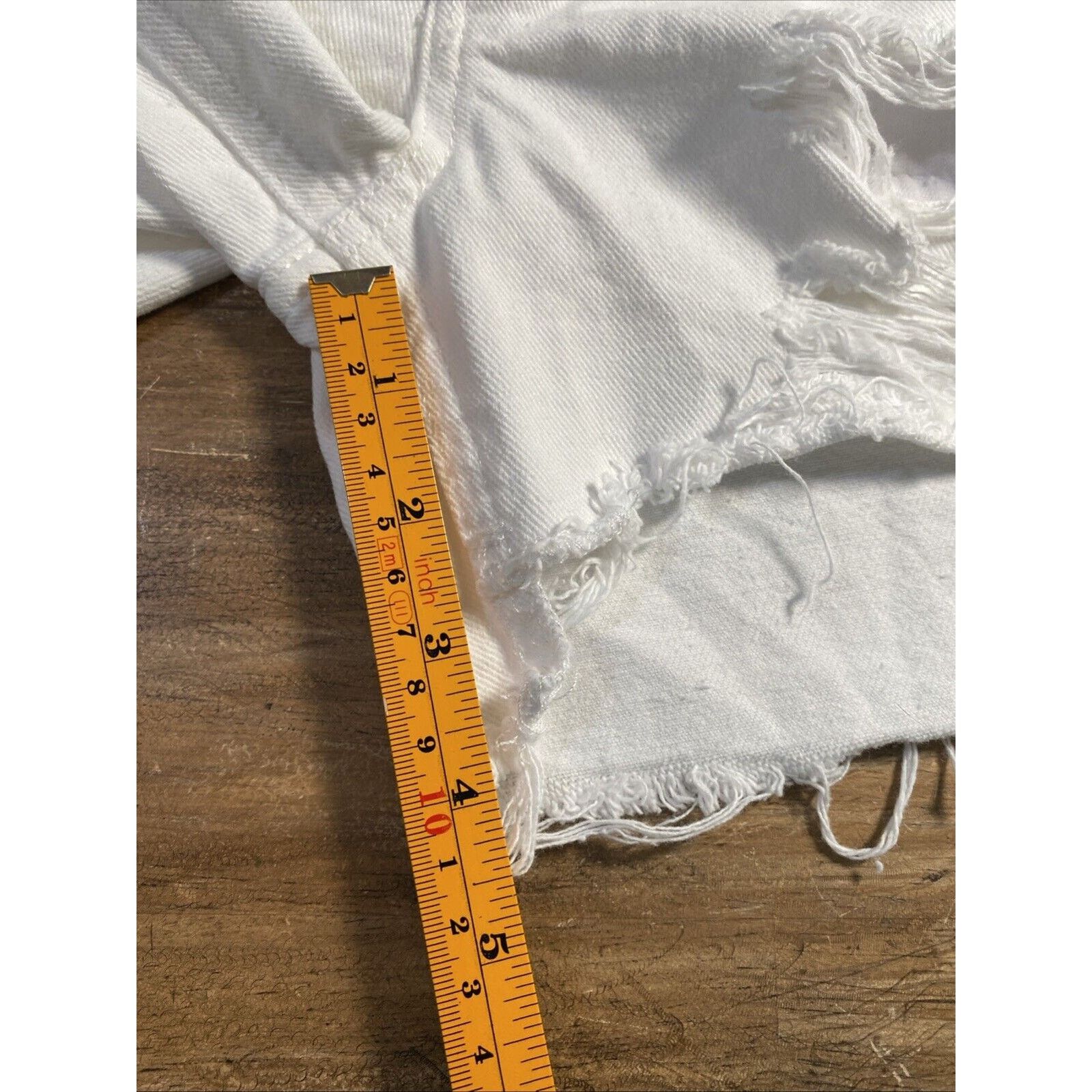 Free People Free People Maggie Mid Rise White Distress Denim Short 24 Size 24" / US 00 / IT 34 - 3 Thumbnail