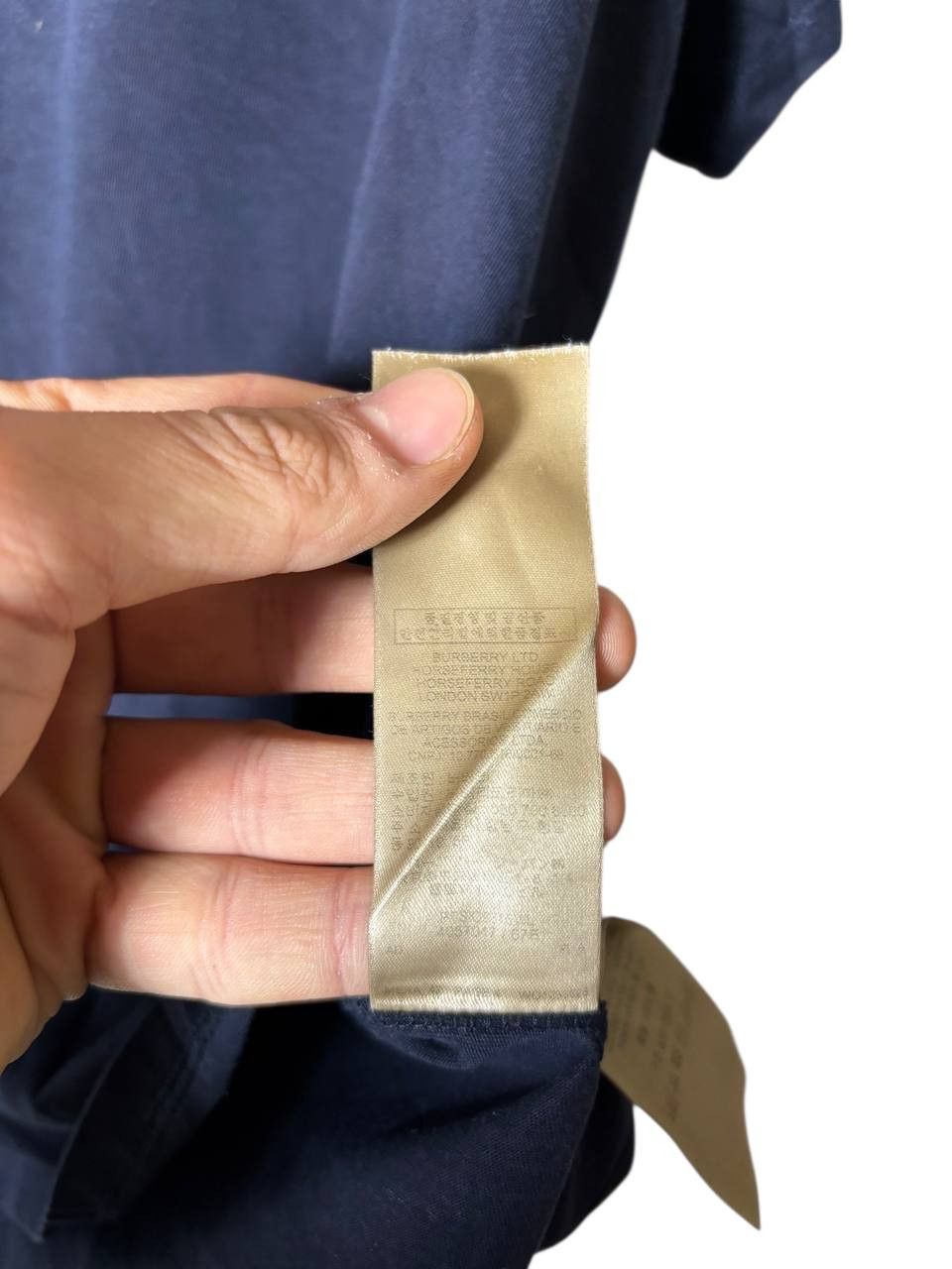 Burberry Burberry London England Velour logo T-Shirt tee sz M Size US M / EU 48-50 / 2 - 12 Thumbnail