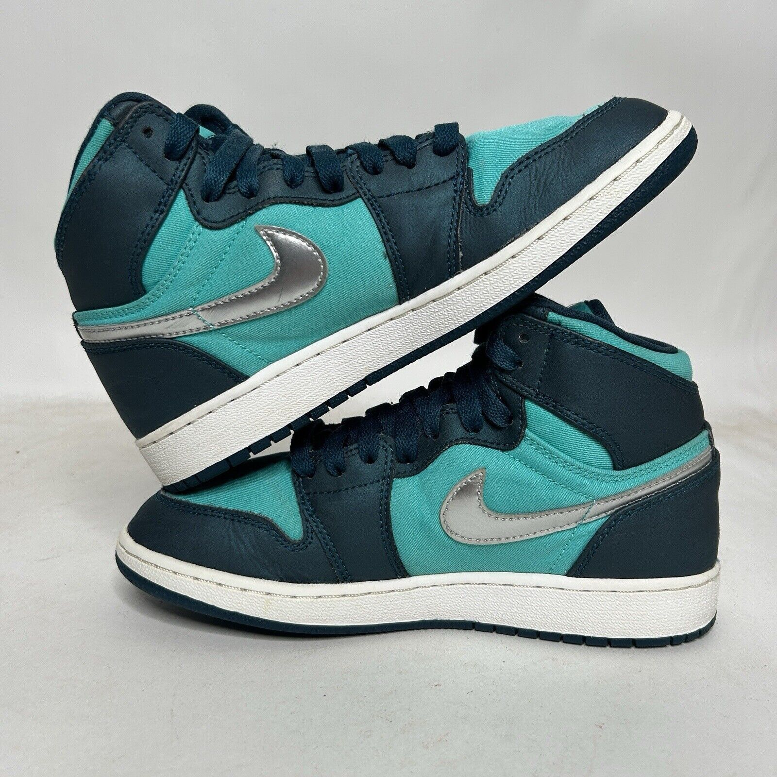 Nike Nike Air Jordan 1 Retro High GG “Hyper Jade” 2024 Size US 6 / IT 36 - 3 Thumbnail