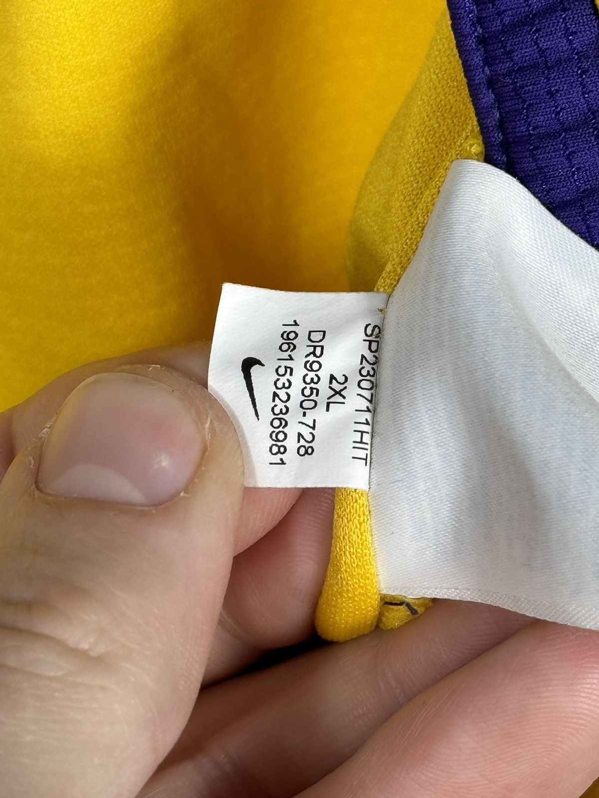 NBA × Nike Nike Lakers NBA y2k Basketball Shorts Size US 38 / EU 54 - 6 Thumbnail