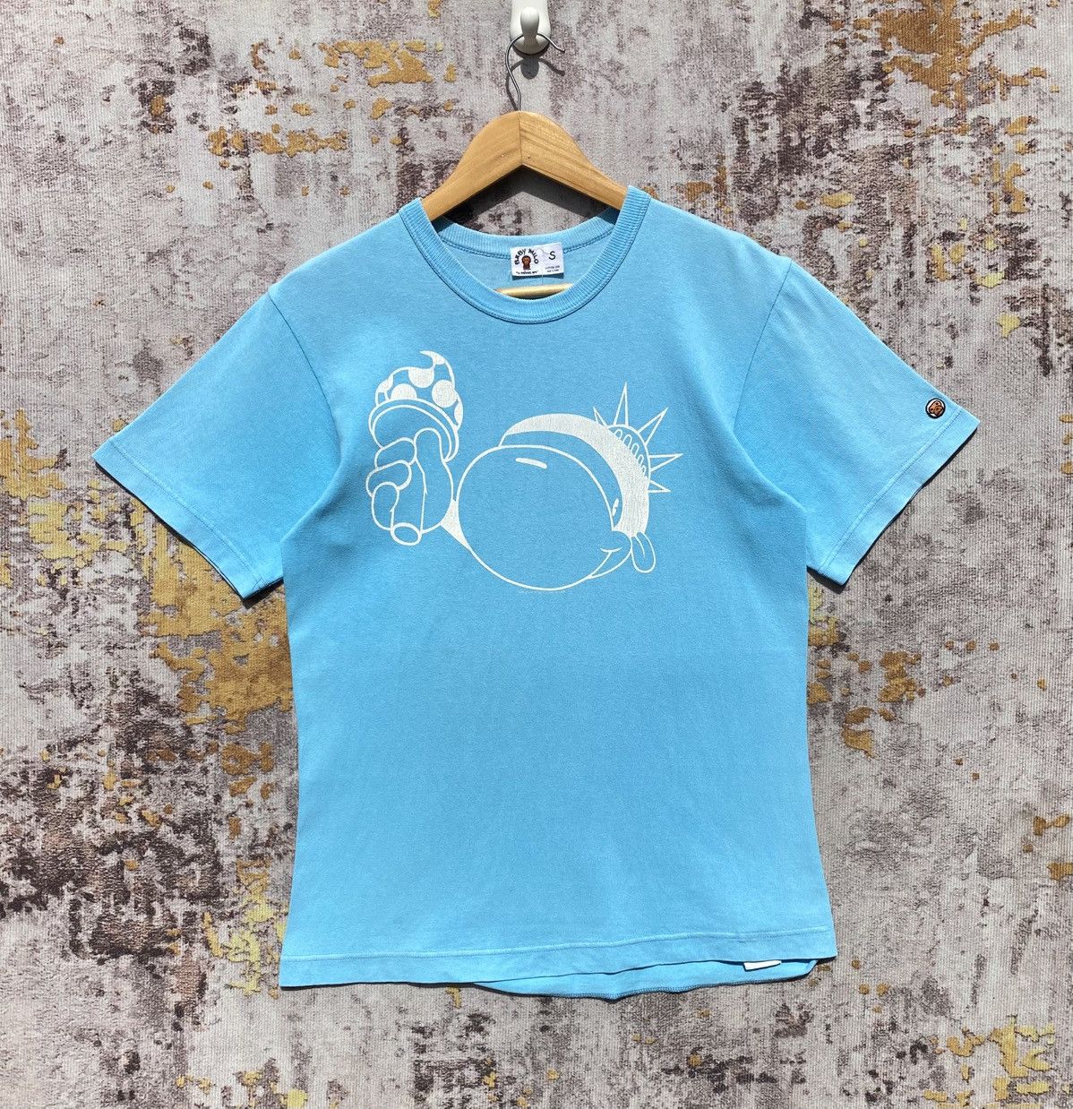 Bape BAPE NYC15 Anniversary Baby Milo Statue of Liberty Shirt Size US S / EU 44-46 / 1 - 1 Thumbnail