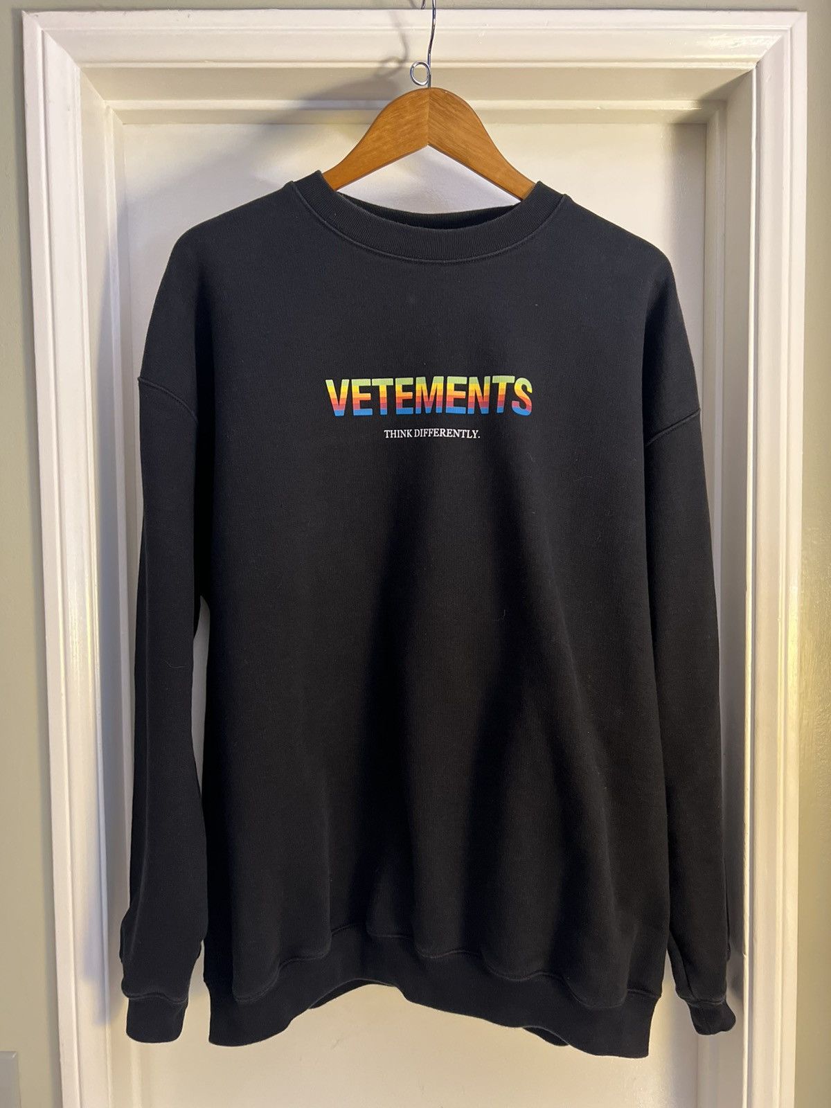Vetements Vetements “Think Differently” sweatshirt Size US XL / EU 56 / 4 - 10 Thumbnail