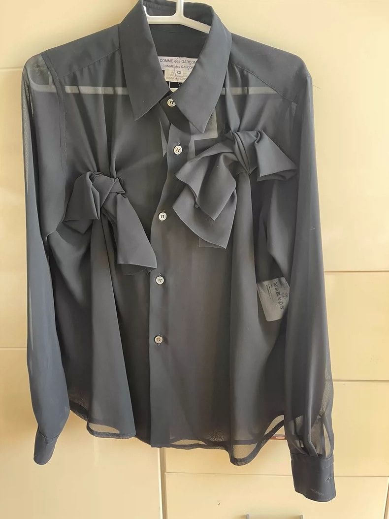 Comme des Garcons Comme Des Garcons Black bow tie shirt 2505-Nextarrow Size XS / US 0-2 / IT 36-38 - 1 Thumbnail