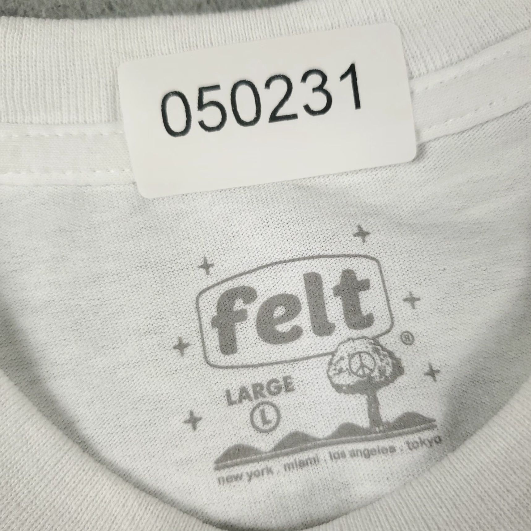 FELT VINTAGE For Every Living Thing Men's T-Shirt Large White Logo Graphic Casual All Seasons Size US L / EU 52-54 / 3 - 8 Thumbnail