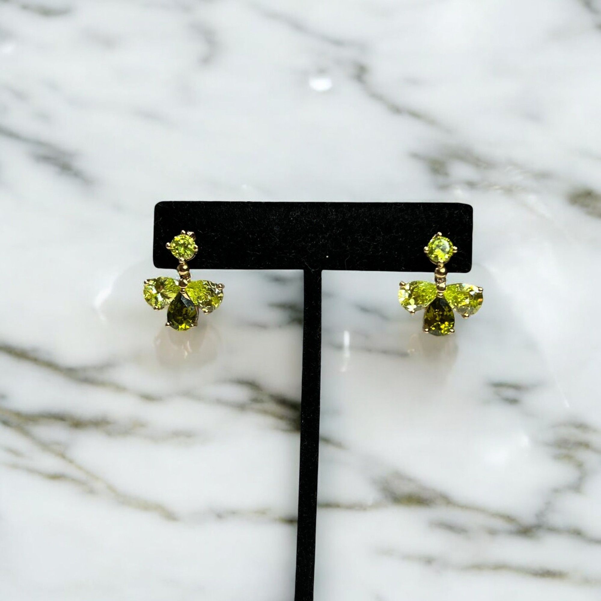 Vintage Gold-Toned Green Crystal Drop Earrings With Floral Design Size ONE SIZE - 5 Thumbnail