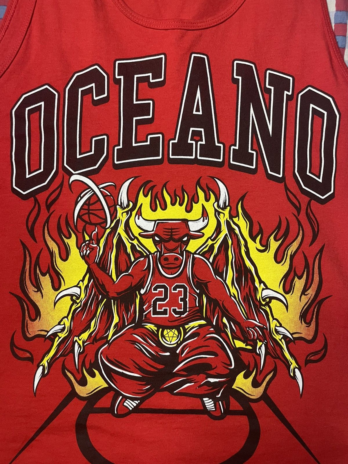 Vintage Vintage 2000s Oceano Chicago Bulls shirt Size US L / EU 52-54 / 3 - 2 Thumbnail