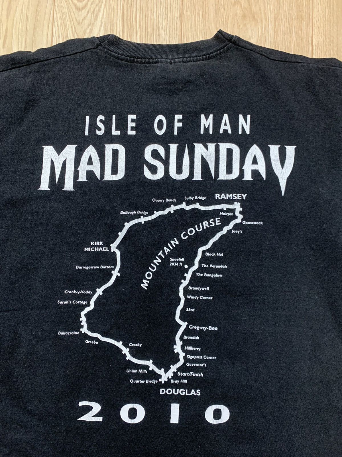 Vintage Isle Of Man Mad Sunday 2010 Vintage T-Shirt Size US L / EU 52-54 / 3 - 11 Thumbnail