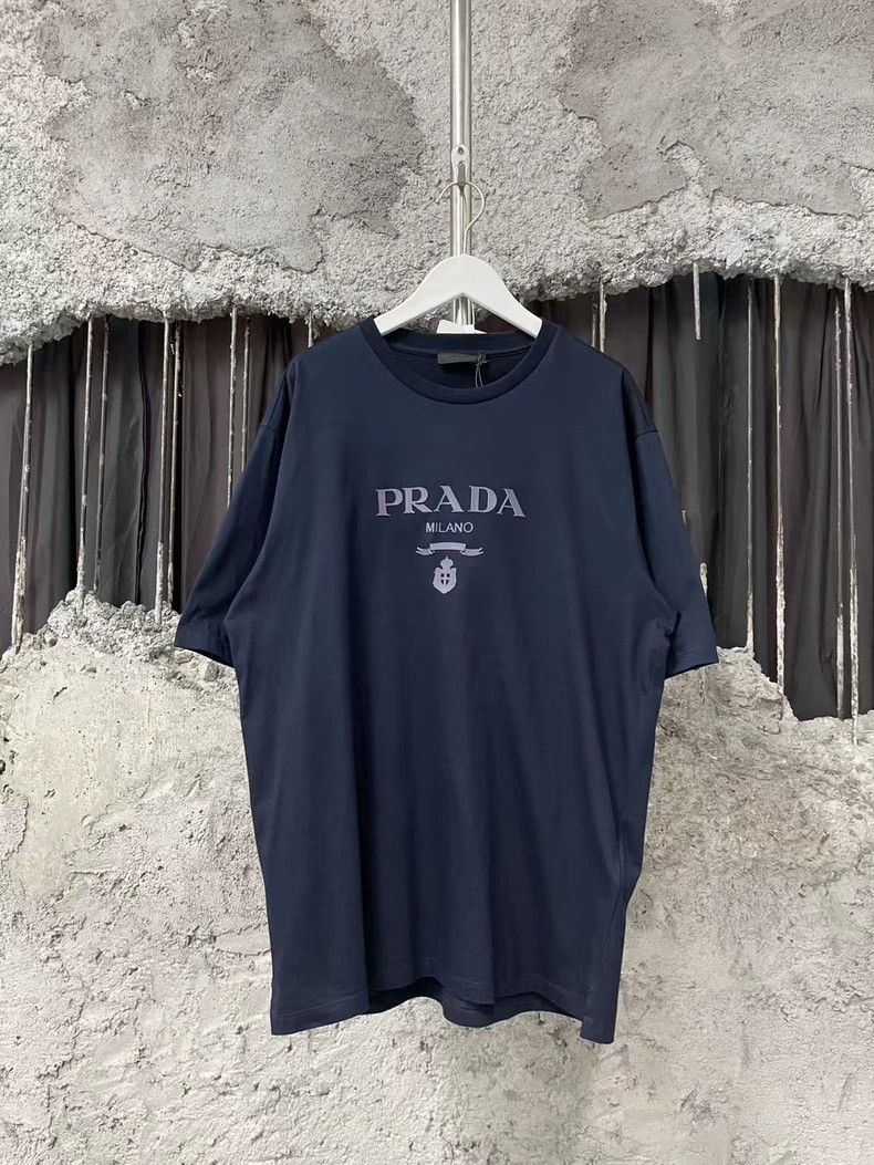 Prada Prada Short sleeves with logo on the chest 2502-Nextarrow Size US L / EU 52-54 / 3 - 1 Thumbnail