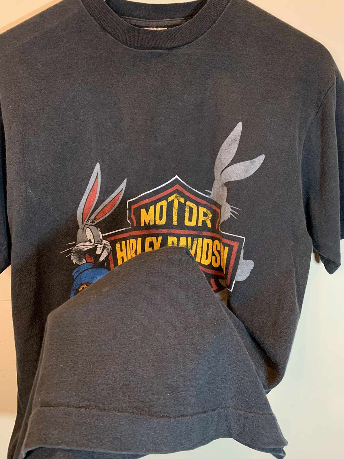 Harley Davidson × Vintage × Warner Bros *RARE* Vintage 80’s Harley Davidson Bugs Bunny Looney Shirt Size US L / EU 52-54 / 3 - 4 Thumbnail