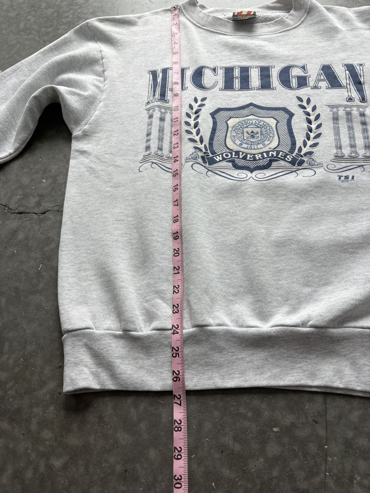 Vintage Vintage 90s Michigan Wolverines Crewneck Sweatshirt Size US L / EU 52-54 / 3 - 6 Thumbnail
