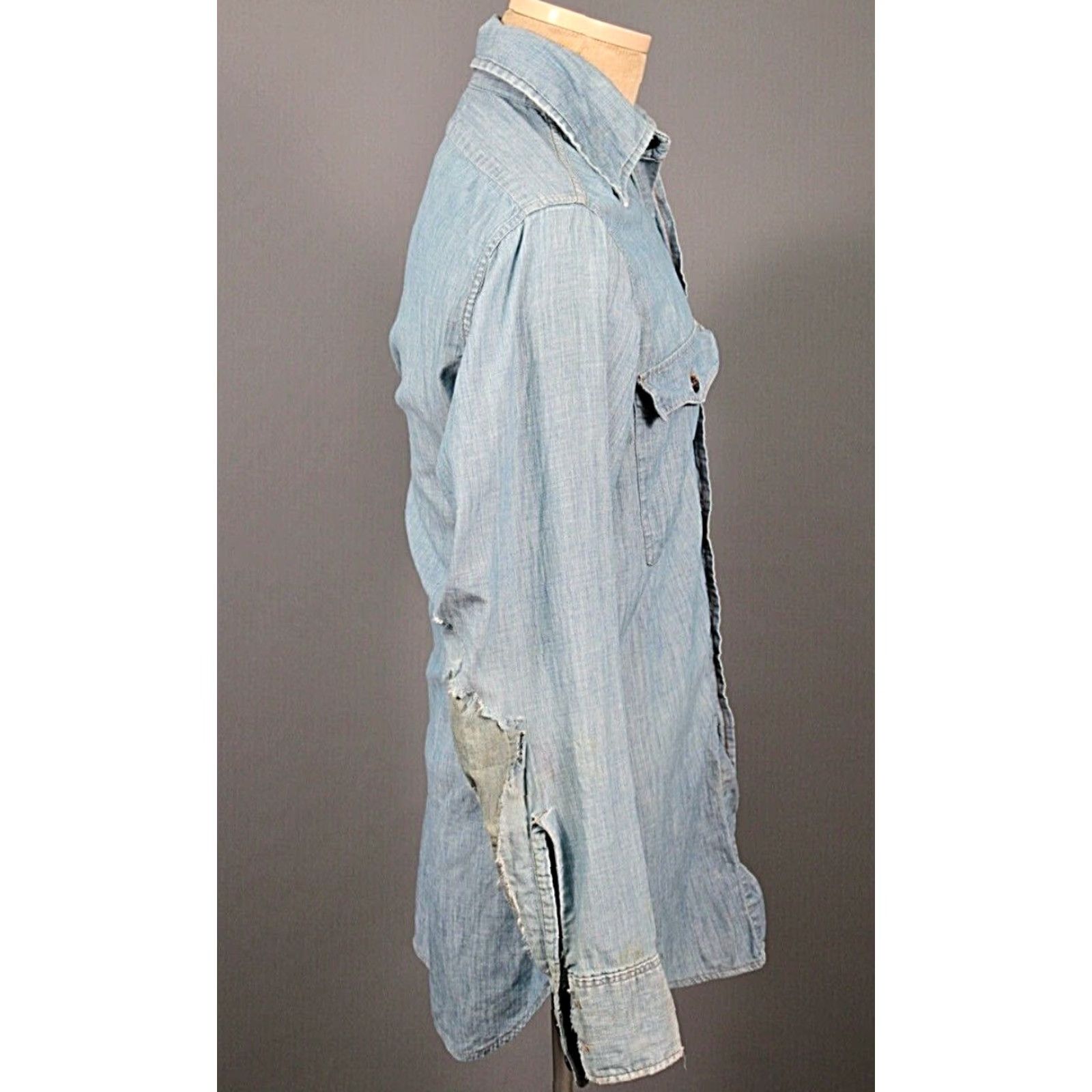 Levi's VTG Levi's Shirt 1970s Blue Chambray Work Sz S Men's Cotton Vintage 70s Shirt Levi's Size US S / EU 44-46 / 1 - 2 Thumbnail