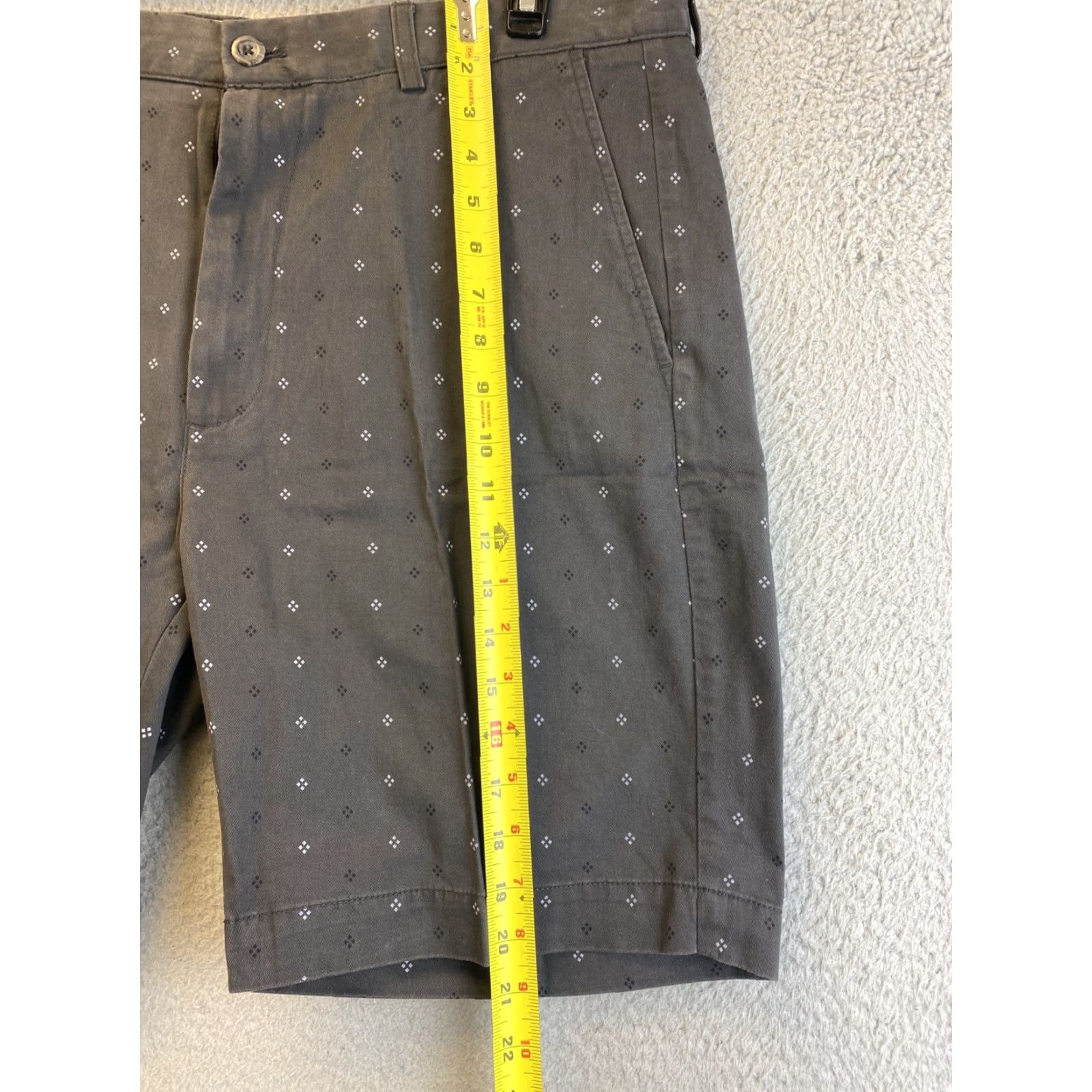 Roundtree & Yorke Roundtree & Yorke Shorts Mens 38 Gray Chino Classic Fit Pima Cotton 93-49 Size US 38 / EU 54 - 7 Thumbnail