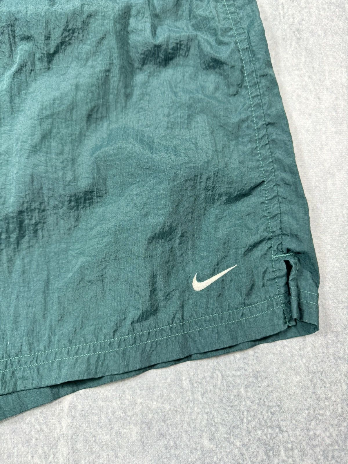 Nike Vintage Nike Nylon Shorts Y2K Size L Size US 34 / EU 50 - 2 Thumbnail